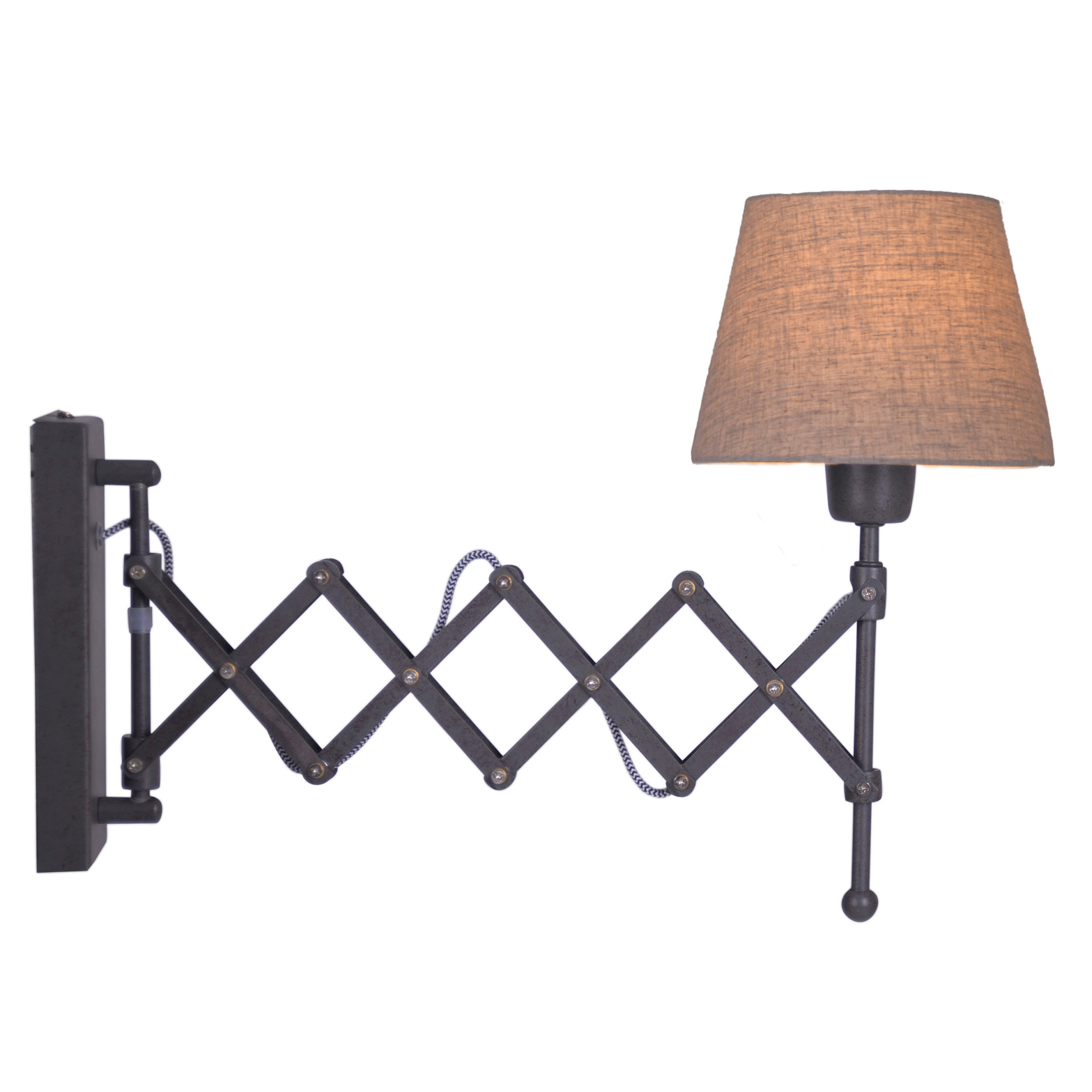 Eine ausziehbare Wandlampe mit braunem Lampenschirm auf weißem Hintergrund.