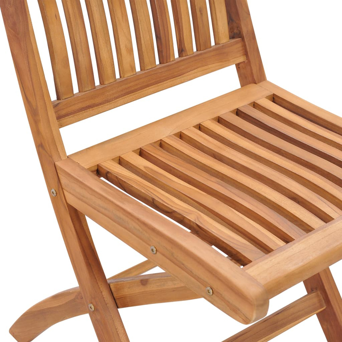 Nahaufnahme eines Holzstuhlsitzes mit Lamellen, die Maserung zeigend.