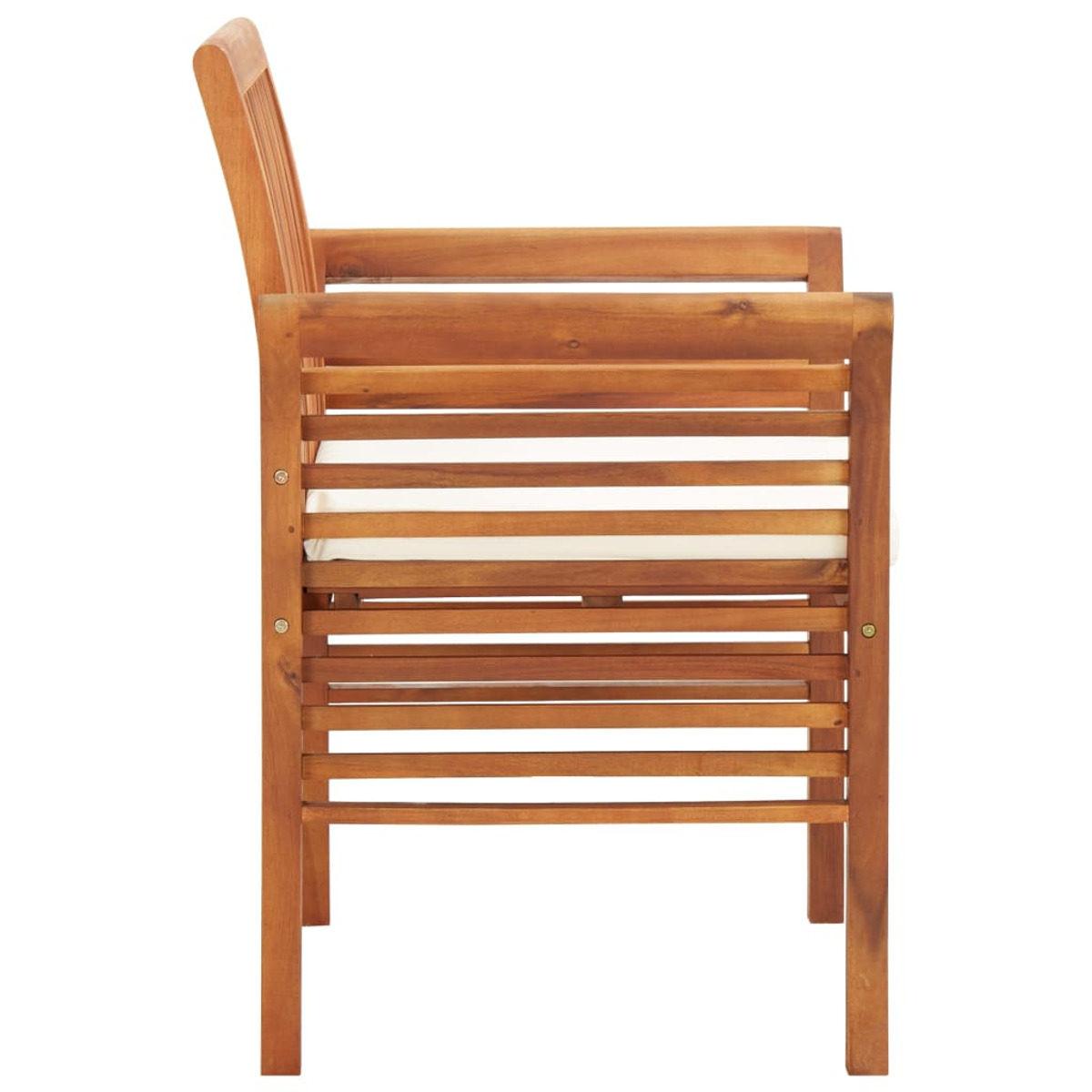 Holzstuhl von der Seite, mit Armlehnen und einem weißen Kissen. Der Stuhl hat horizontale Lamellen.
