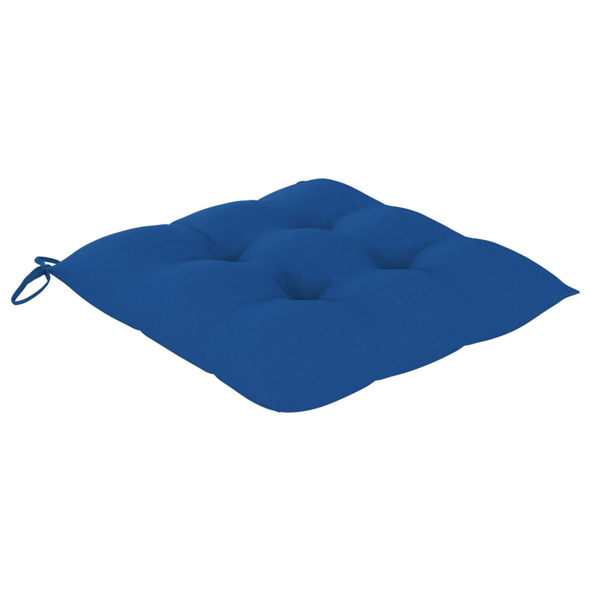 Ein blaues, quadratisches Sitzkissen mit getufteten Knöpfen auf weißem Hintergrund.