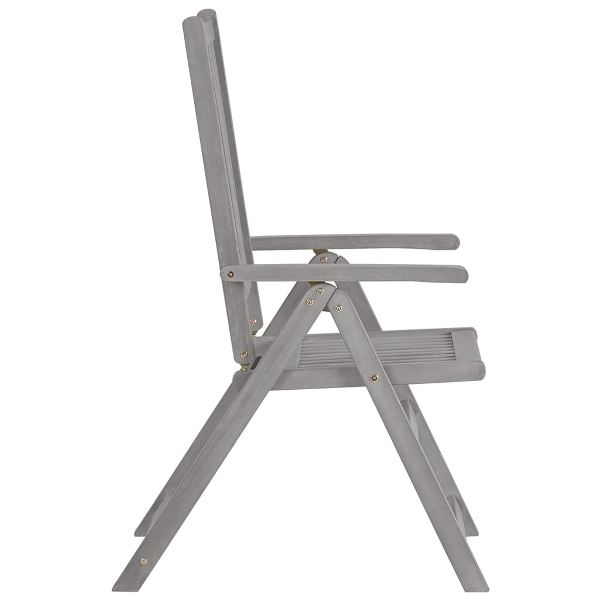Grauer Holzklappstuhl, Seitenansicht. Geöffnete Arme.