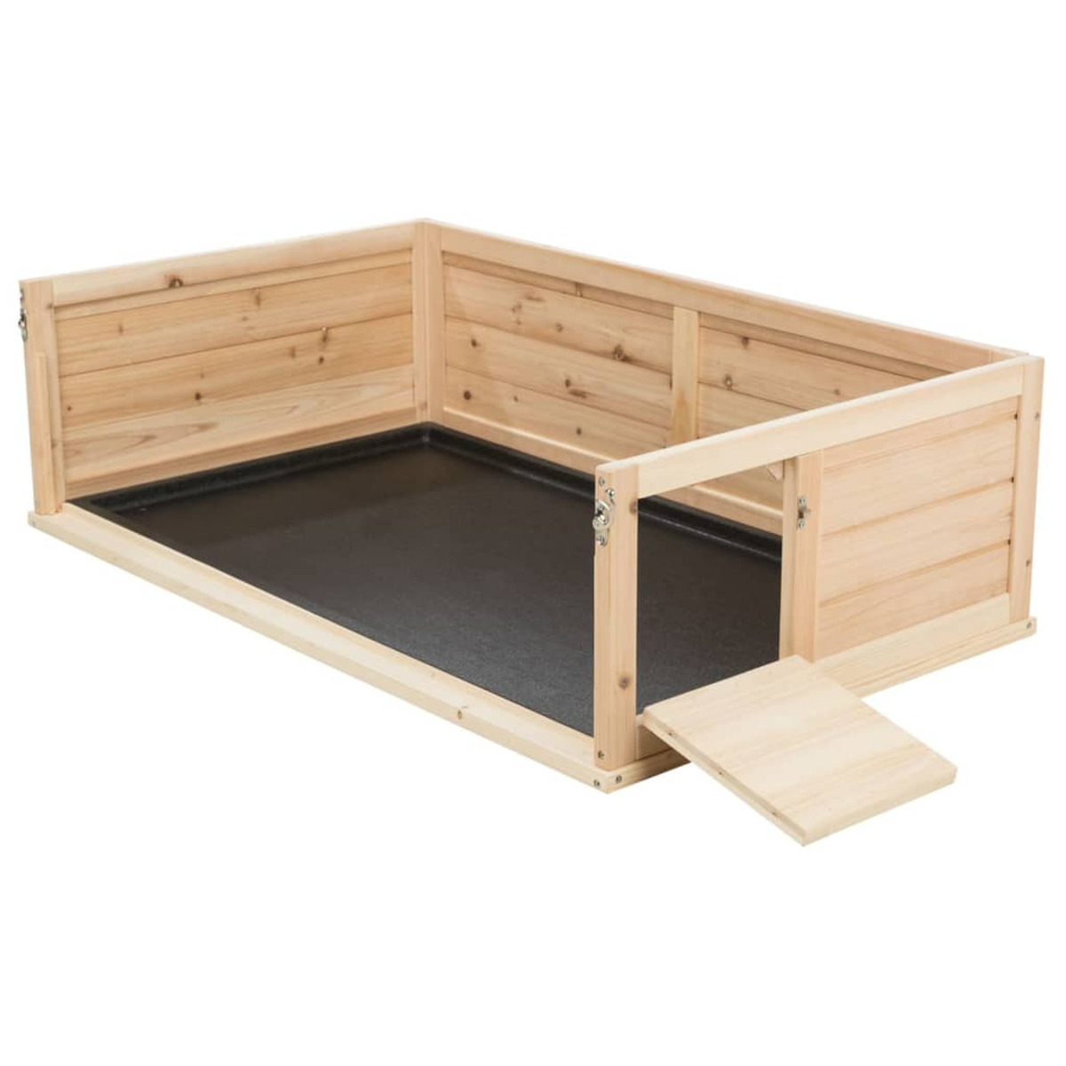 Hundeauslauf aus Holz mit schwarzer Basis. Öffnungstür. Weißer Hintergrund.