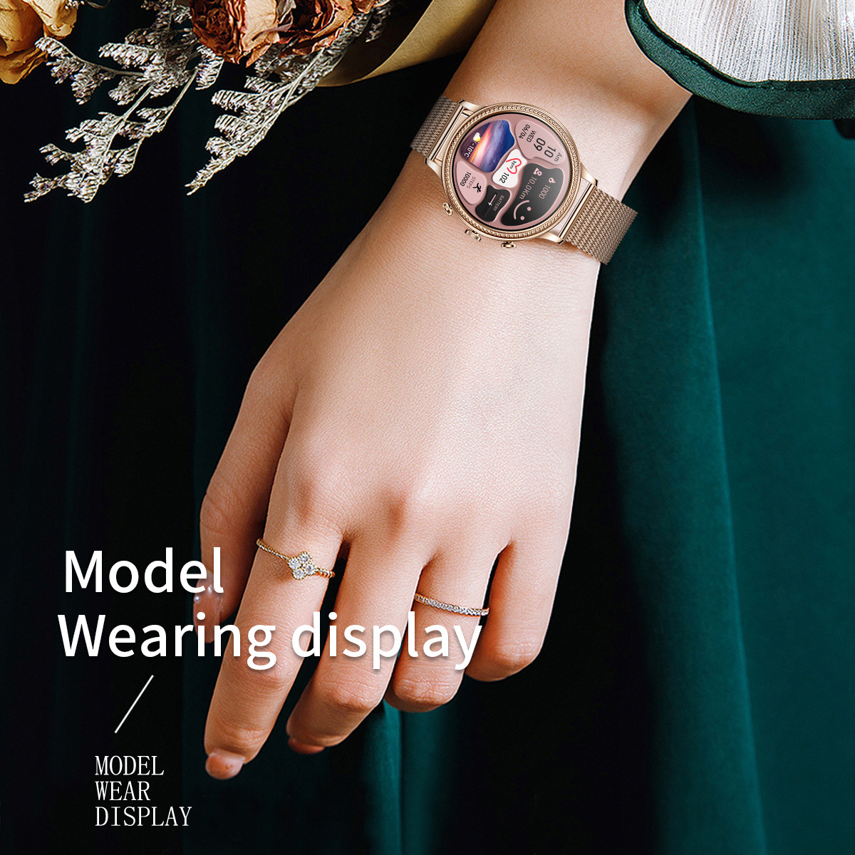 Hand einer Frau mit goldener Uhr. Text: 'Model Wearing display'.