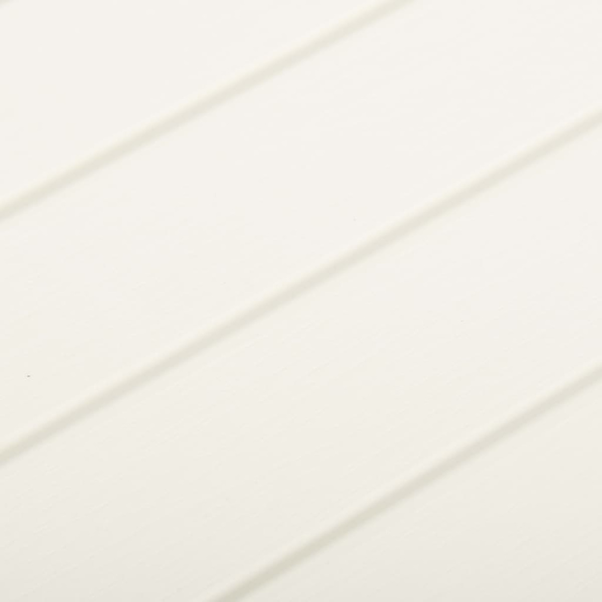 Diagonale weiße Linien auf einer weißen Oberfläche. Die Linien sind gleichmäßig angeordnet.