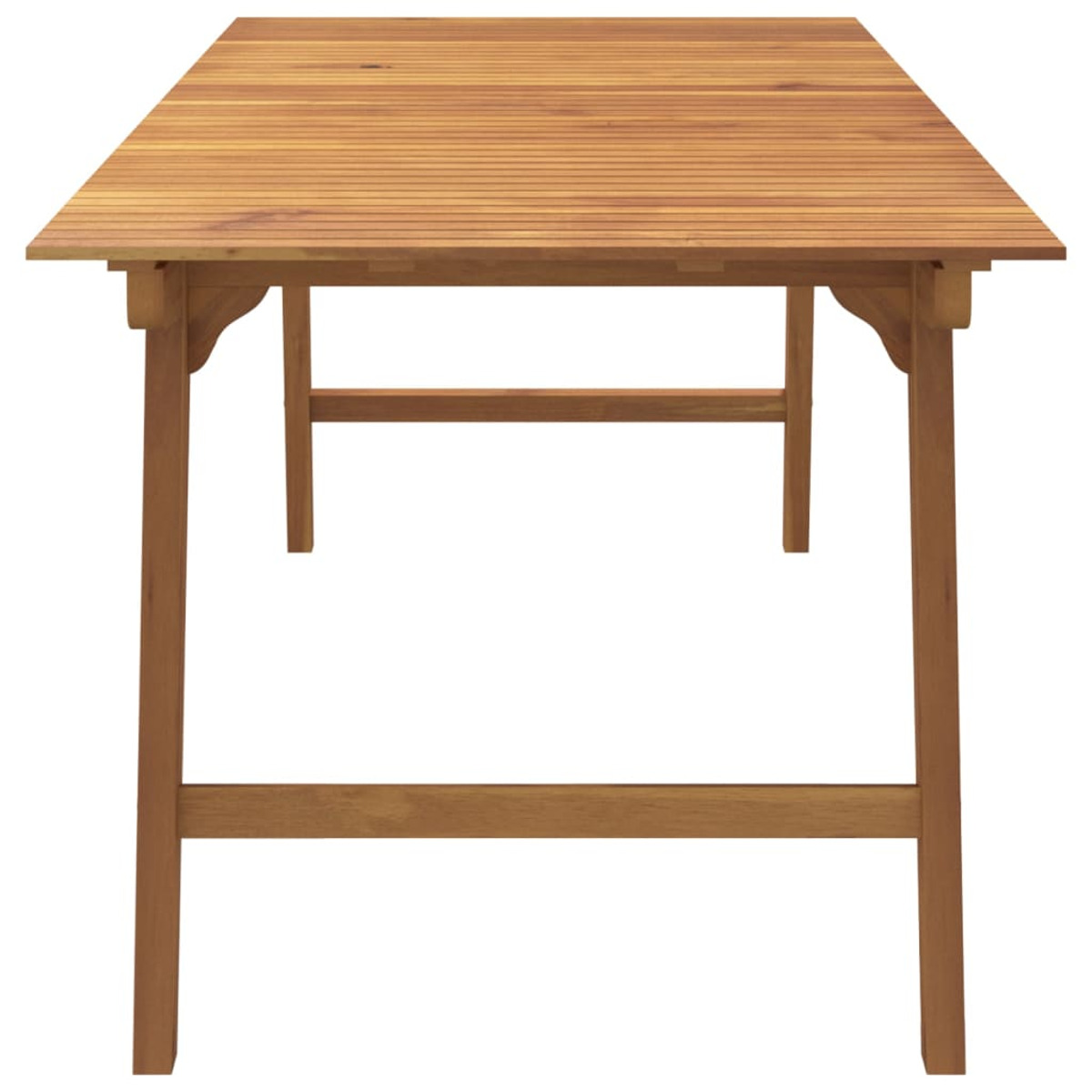 Ein brauner Holztisch mit Lattenoberfläche. Der Tisch ist rechteckig mit vier Beinen. Weißer Hintergrund.