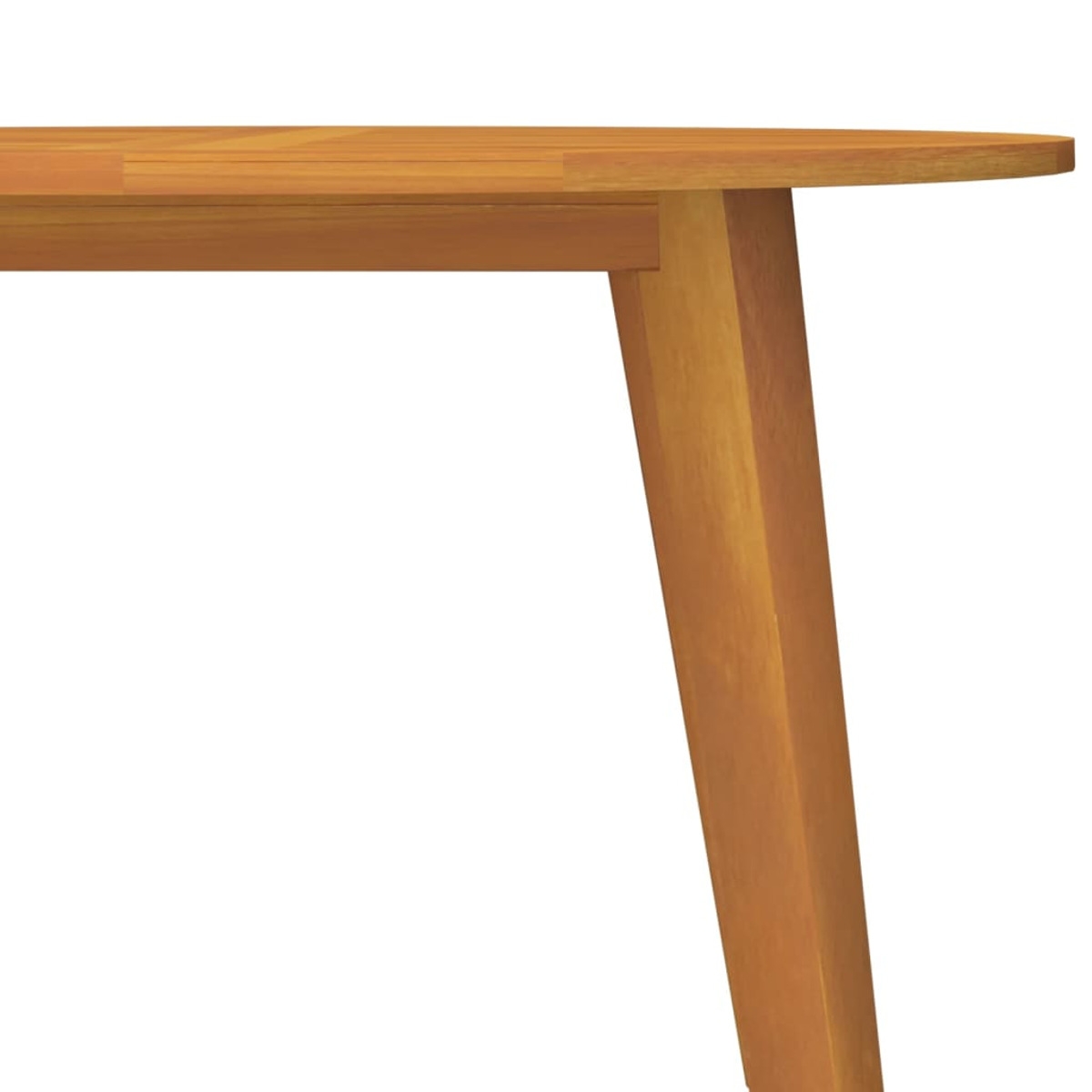Nahaufnahme eines Holzbeins. Das Tischbein ist braun und abgewinkelt. Weißer Hintergrund.