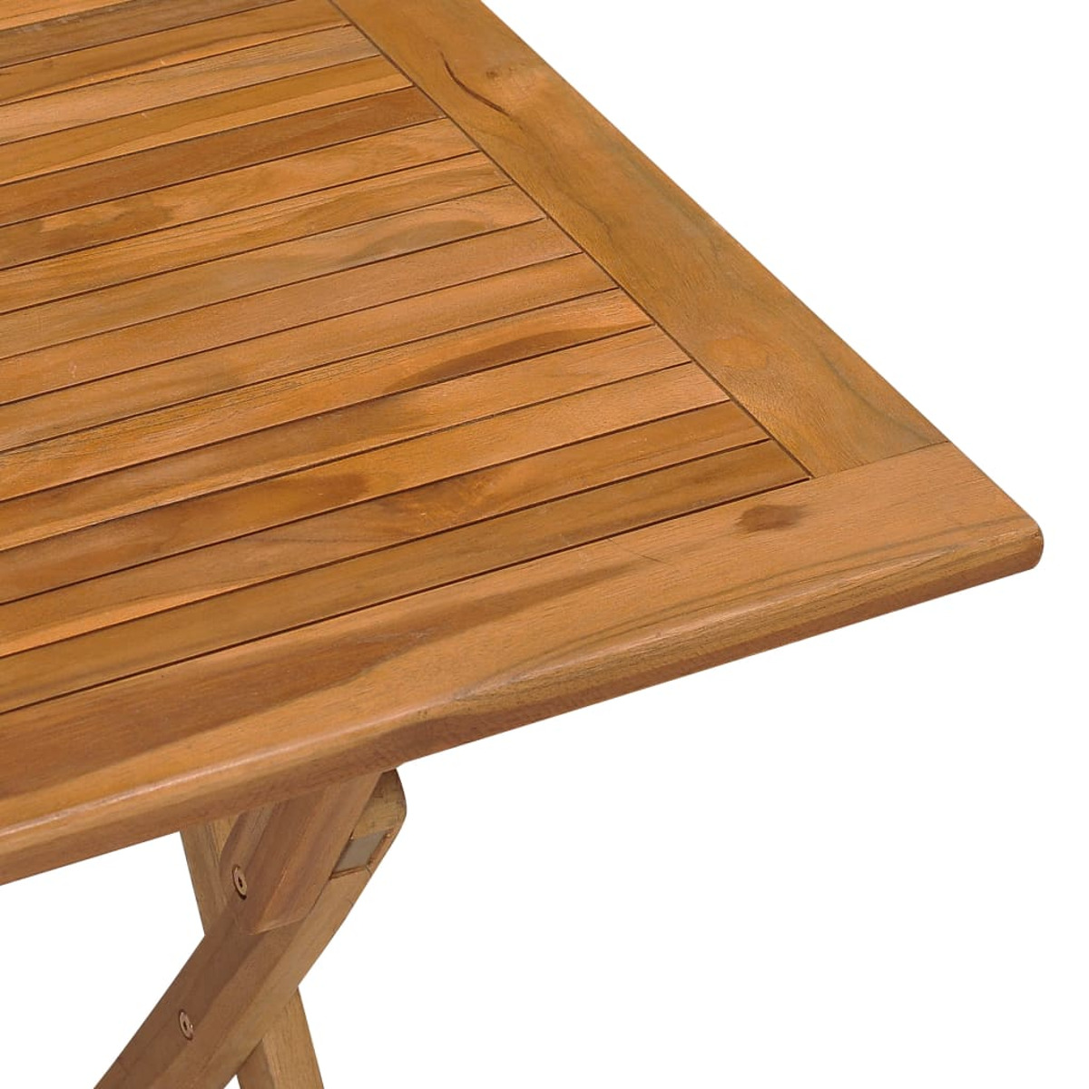 Nahaufnahme einer Holzoberfläche mit parallelen Holzbrettern. Hellbraune Farbe.
