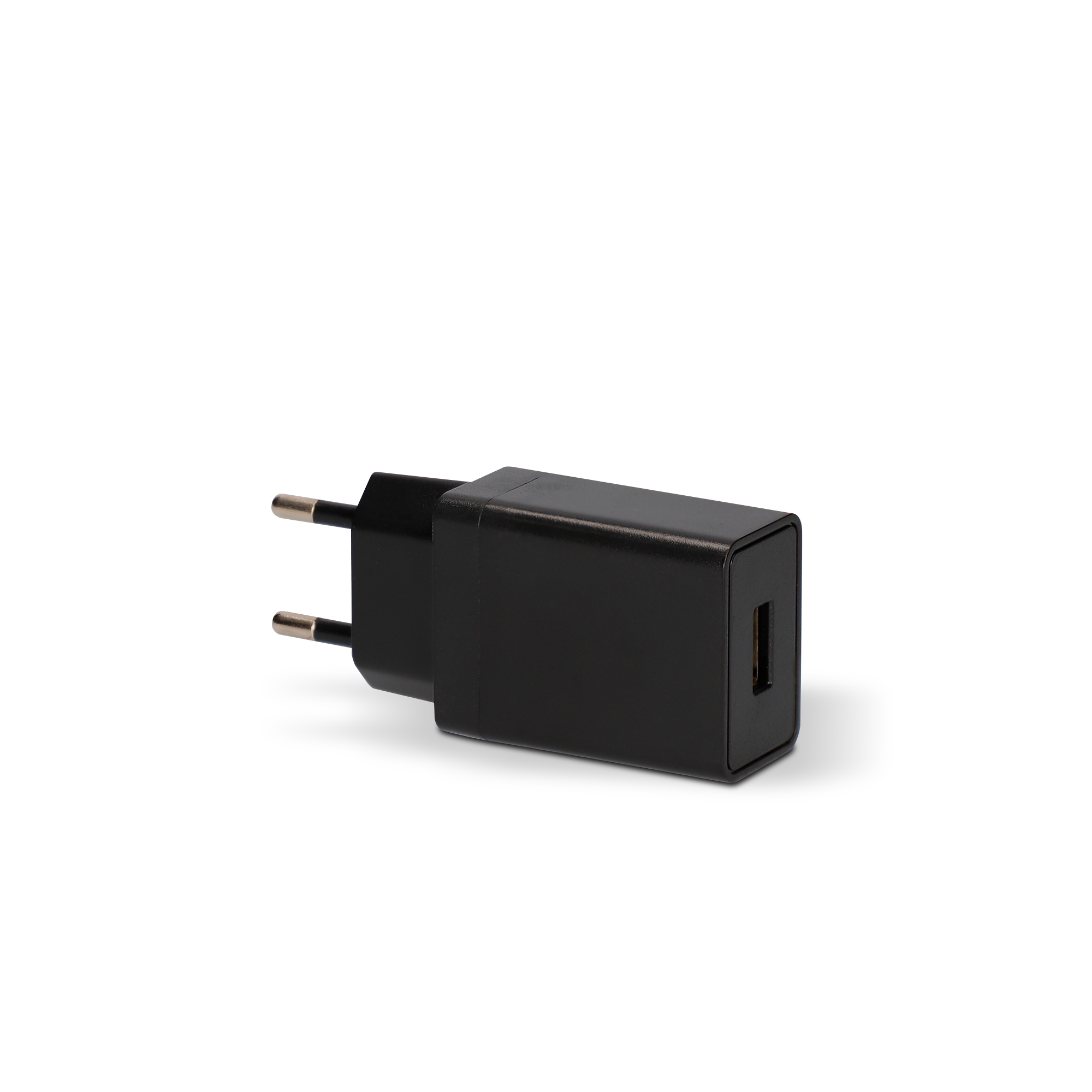 Cargador USB negro con dos clavijas, sobre fondo blanco, mostrando su diseño.