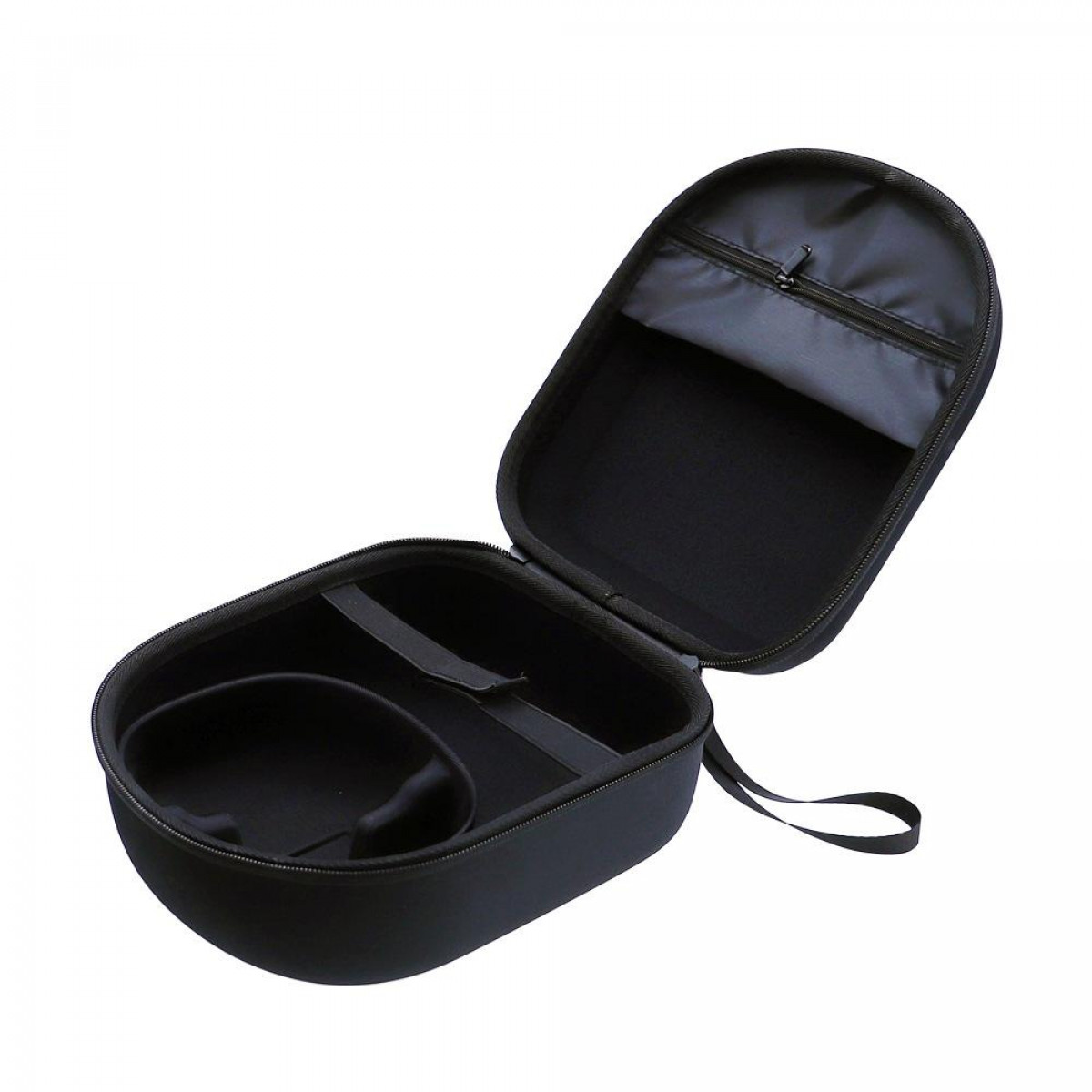 Zwarte open draagtas met rits, met een headset en accessoires. Witte achtergrond.