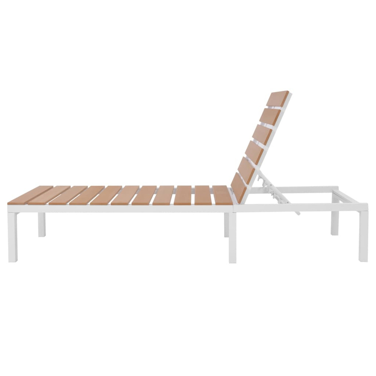 Weiße Rahmen-Chaiselongue mit braunen Lamellen. Rückenlehne ist abgewinkelt, schlichtes und modernes Design.