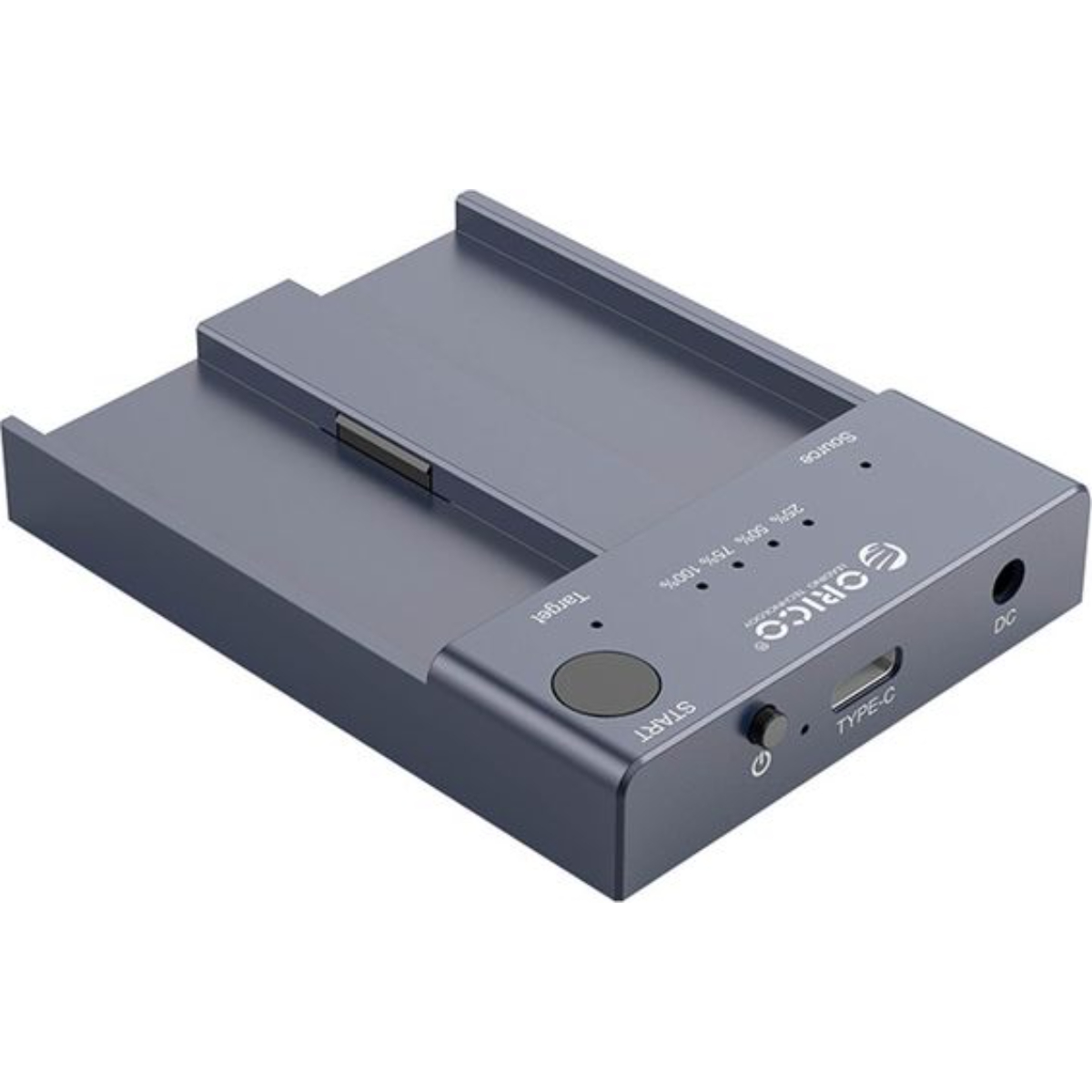Box per disco rigido grigio con un pulsante di avvio. Sfondo bianco.