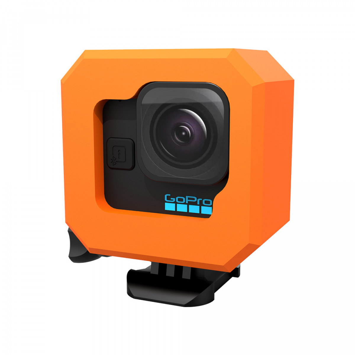 Orange GoPro Kamera in Schutzhülle. Schwarze Linse, weißer Hintergrund.
