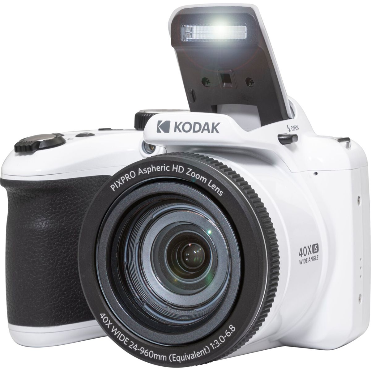 Una fotocamera Kodak bianca con flash aperto, obiettivo nero e testo su sfondo bianco.