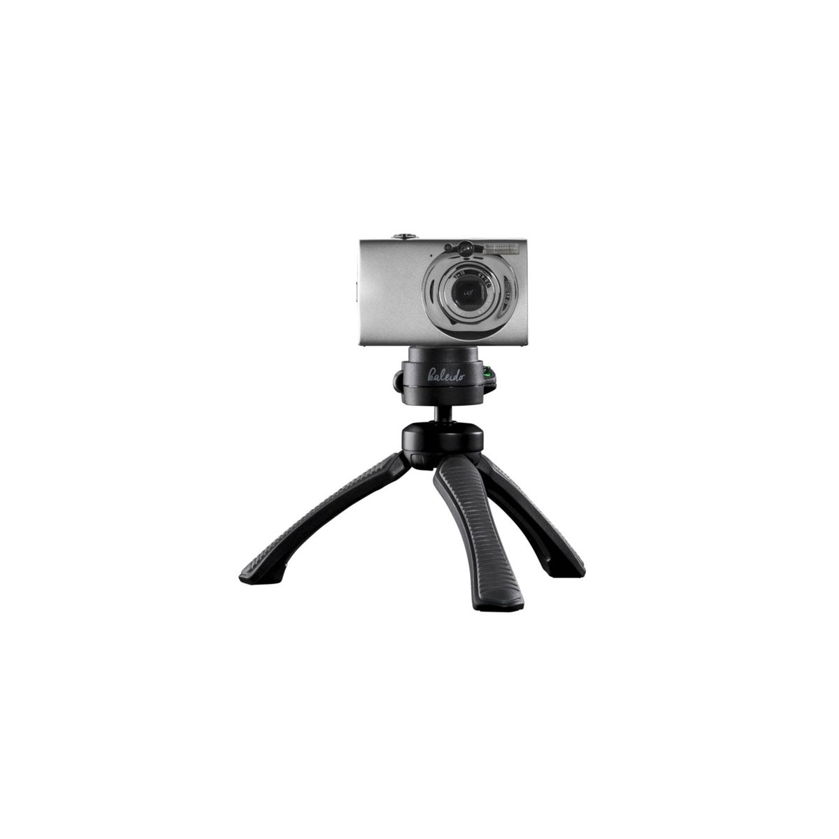 Srebrny aparat zamontowany na czarnym statywie, na białym tle.