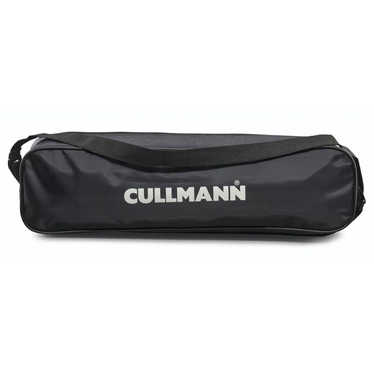 Bolsa rectangular negra con una correa para el hombro. La palabra 'CULLMANN' está impresa en blanco en la bolsa.