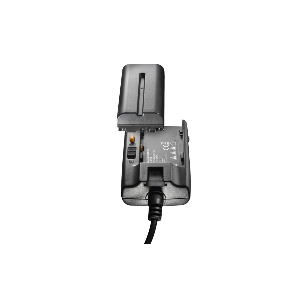 Schwarzes Ladegerät, geöffnet, mit schwarzem Kabel.