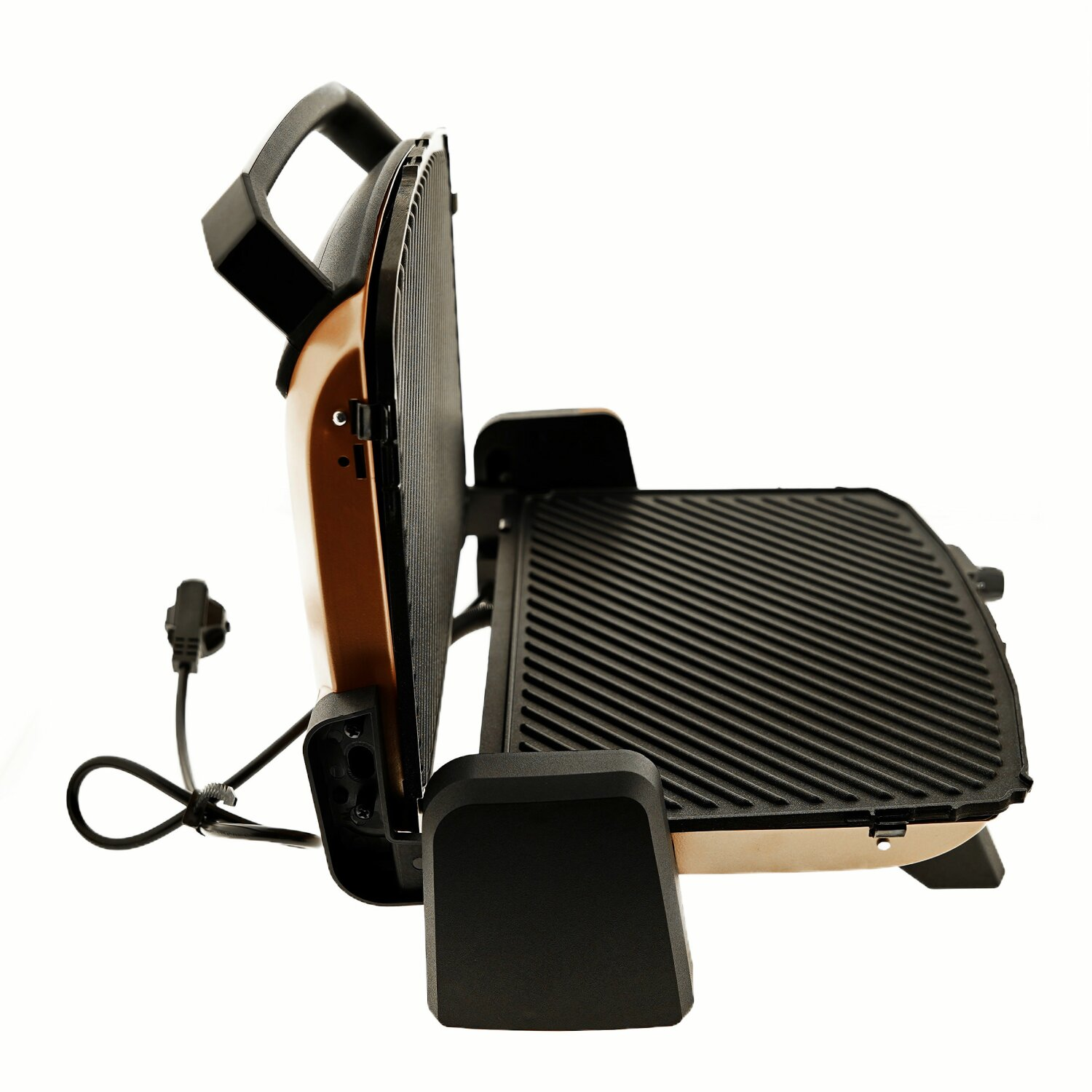 Elektrischer Grill in Gold und Schwarz, offen und nach rechts zeigend. Der Grill steht auf weißem Grund.