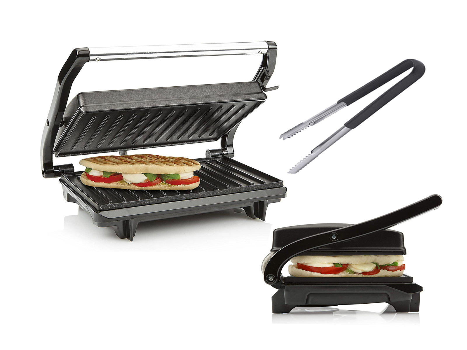 Sandwichmaker mit einem Sandwich darin und einer Zange.