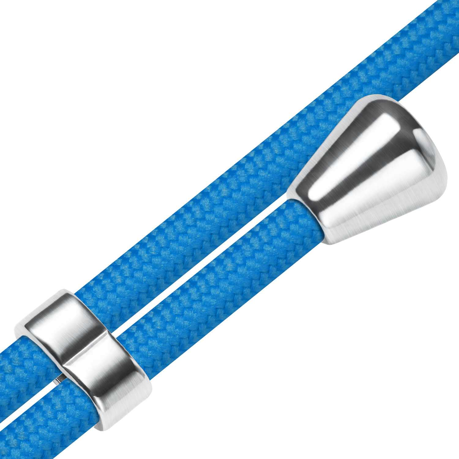 Nahaufnahme eines blauen Kabels mit silbernem Metallkegel und Ring, auf weißem Hintergrund.