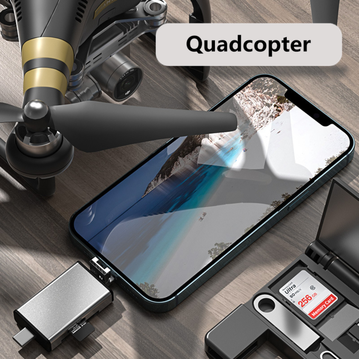 Drohne mit Telefon, das eine Karte anzeigt. SD-Kartenleser, Speicherkarte und USB-C-Adapter. Holzoberfläche.