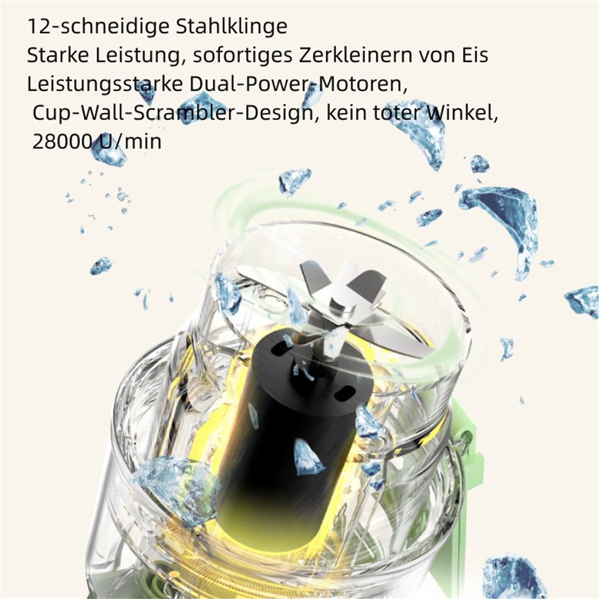 Mixer mit Eiswürfeln. Im Inneren befindet sich eine Edelstahlklinge.