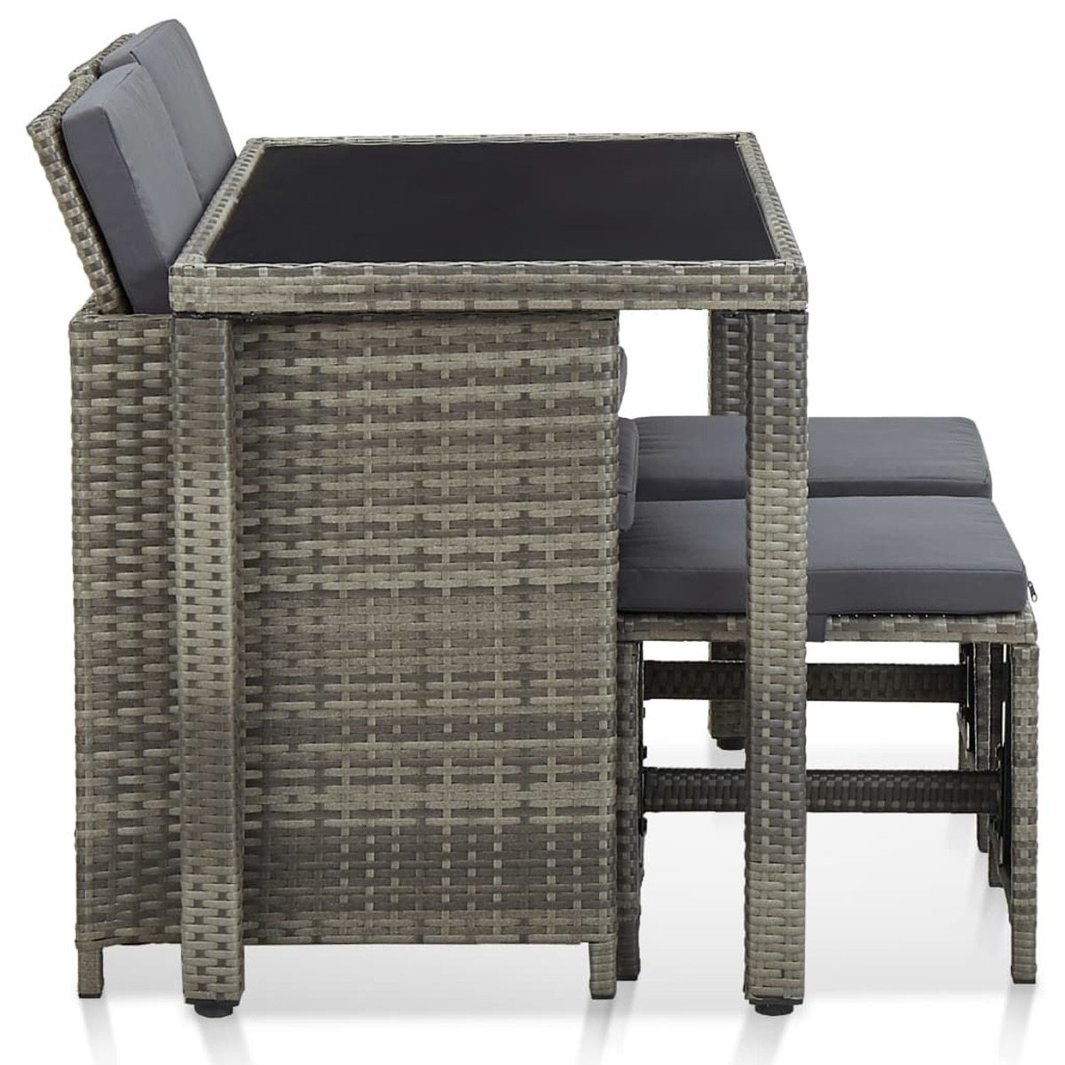 Graues gewebtes Esszimmer-Set für den Außenbereich. Tisch mit Glasplatte und zwei Bänken.
