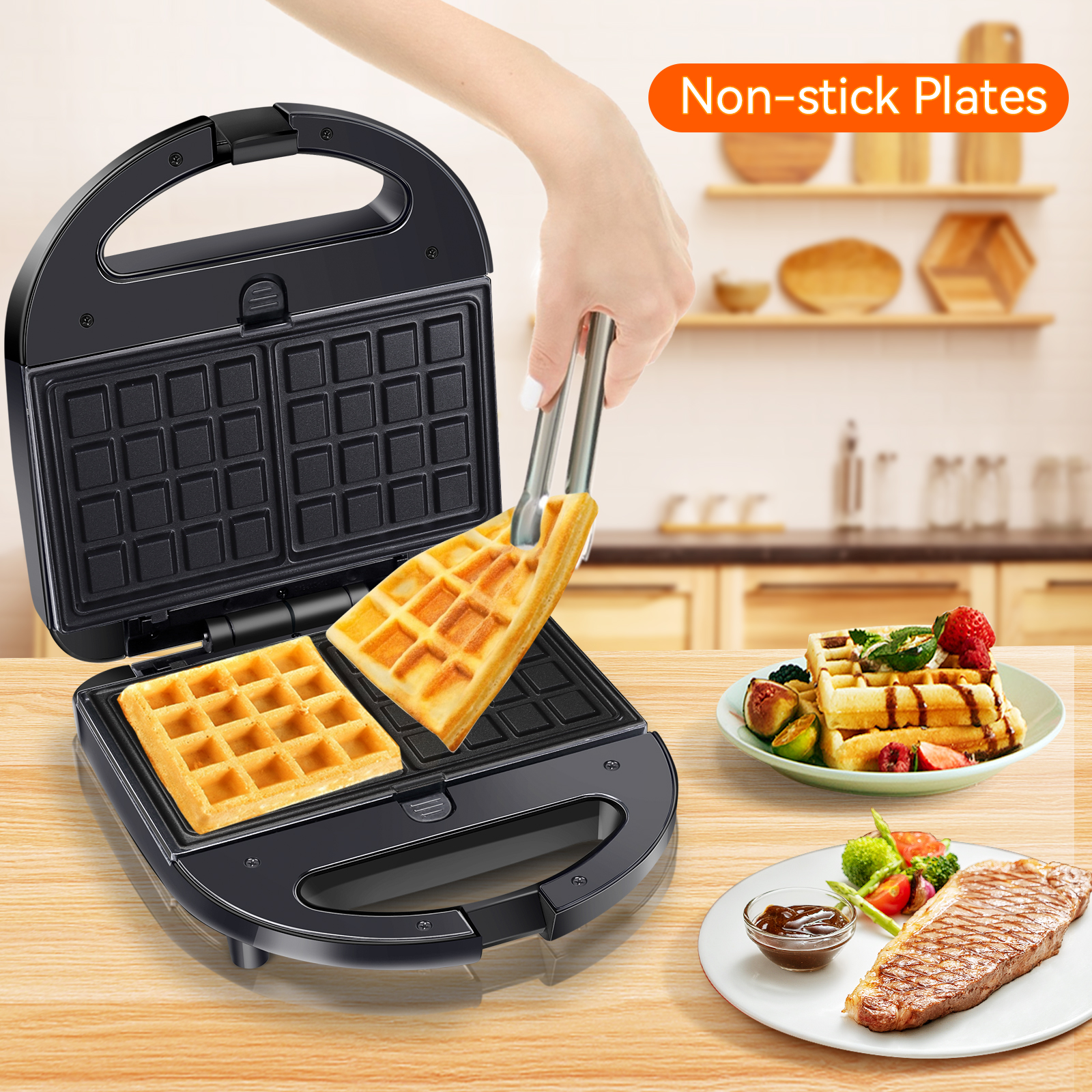 Waffeleisen, aus dem Waffeln mit einer Zange entnommen werden. Speisenzubereitung auf Holztisch.