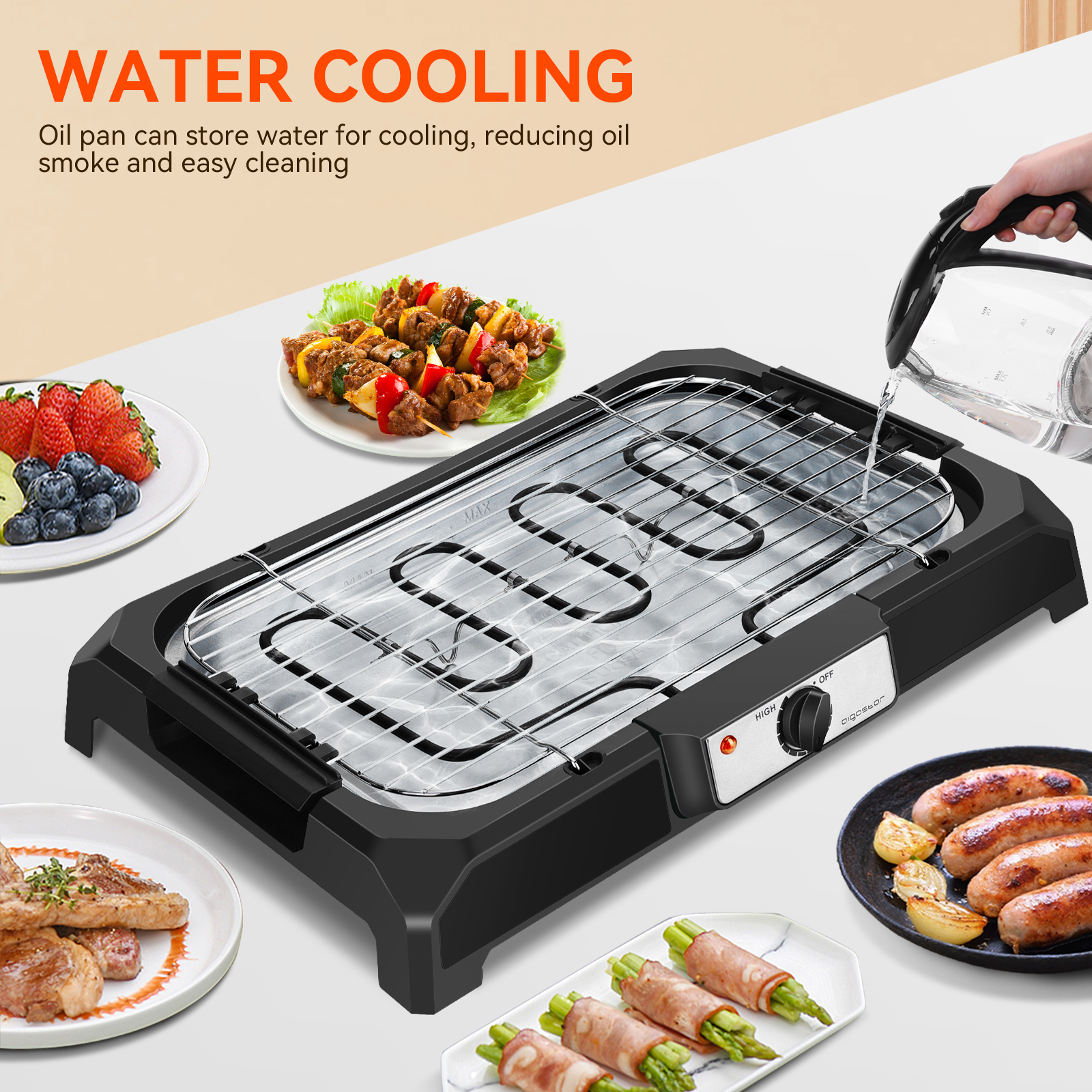 Parrilla eléctrica con varios alimentos cocinados. Agua vertiéndose en la parrilla desde una jarra.
