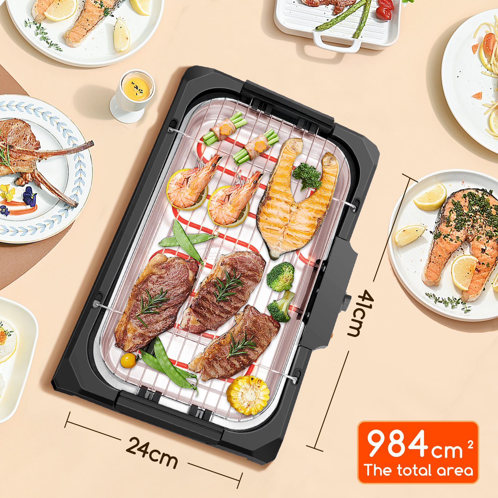 Una parrilla eléctrica con comida cocinada: camarones, salmón, filete y verduras.
