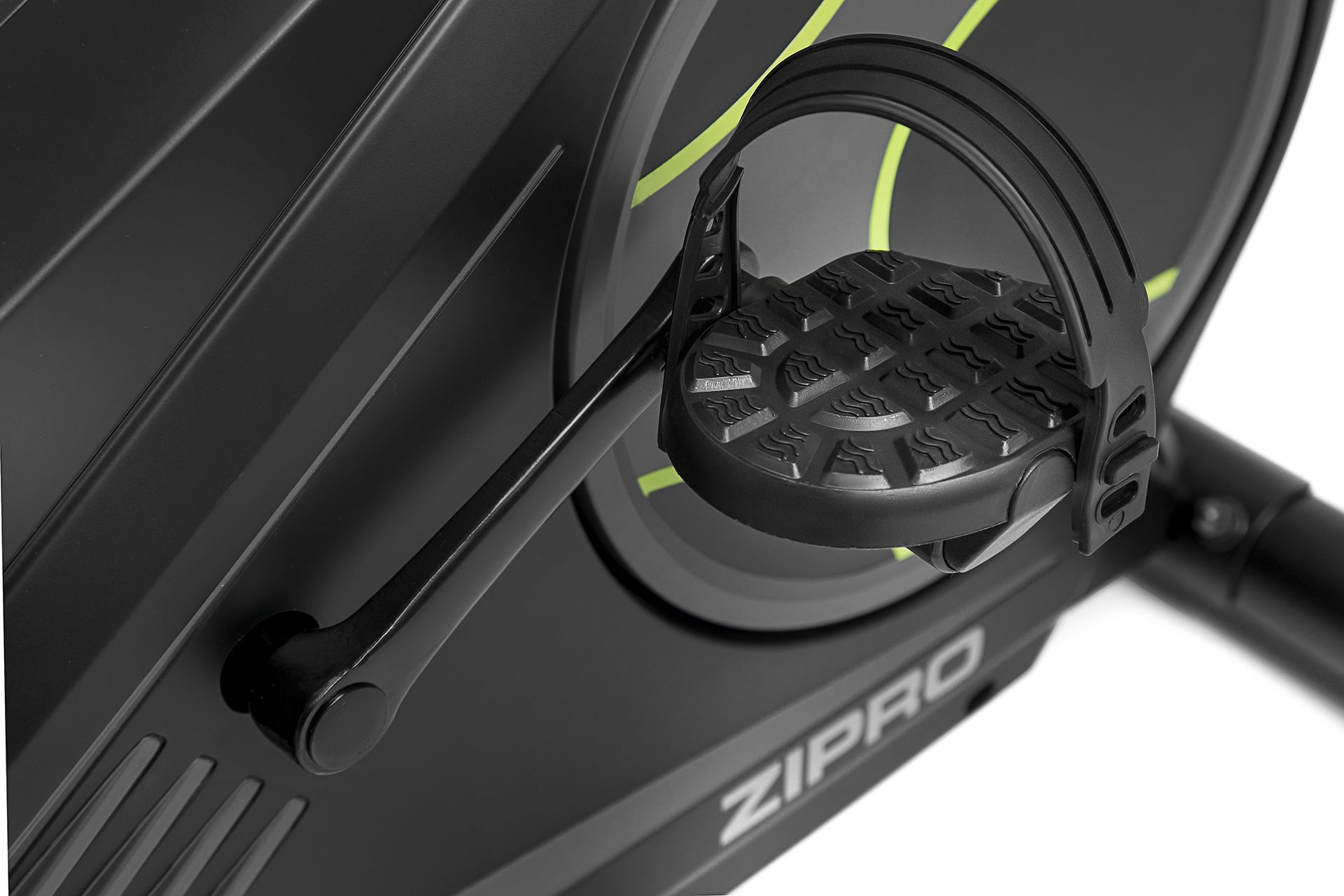 Nahaufnahme eines schwarzen Heimtrainerpedals mit dem Wort 'ZIPRO'.