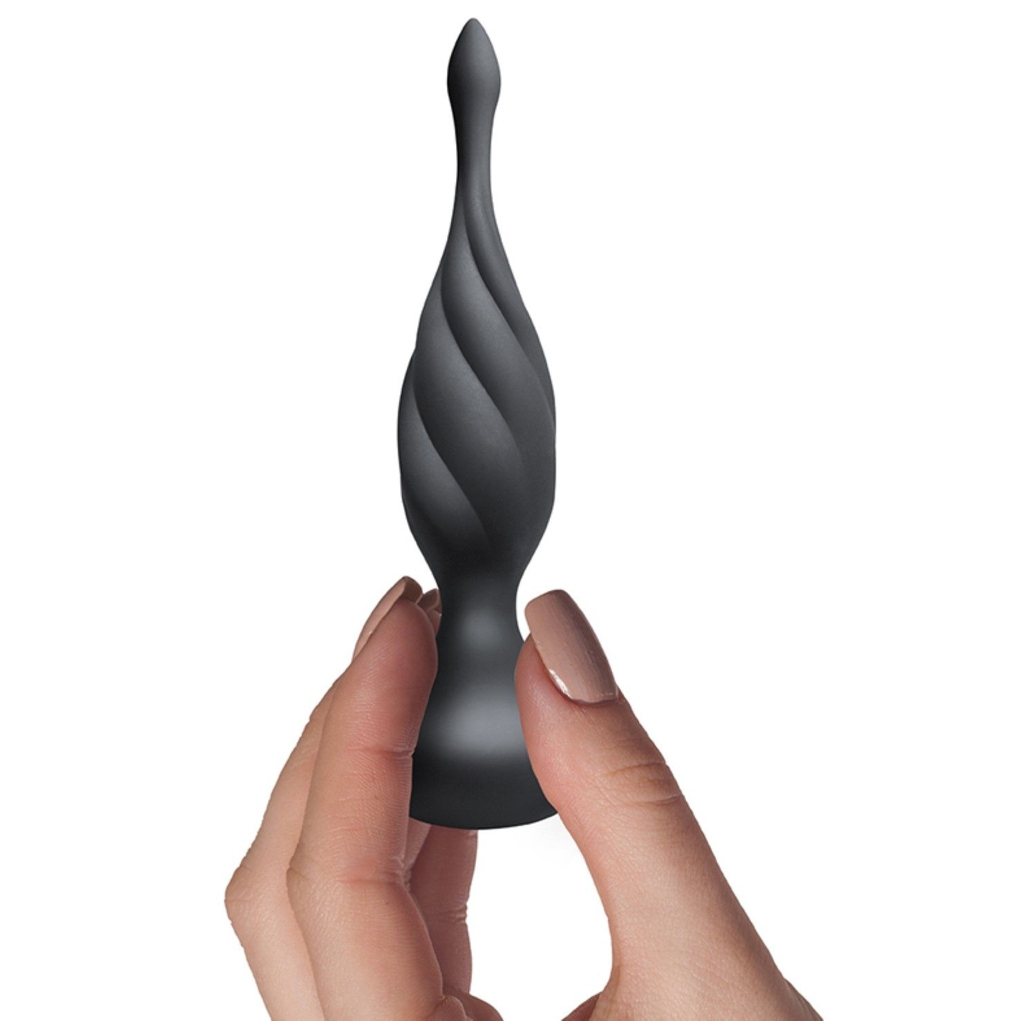 Una mano que sostiene un vibrador negro en forma de espiral con punta.