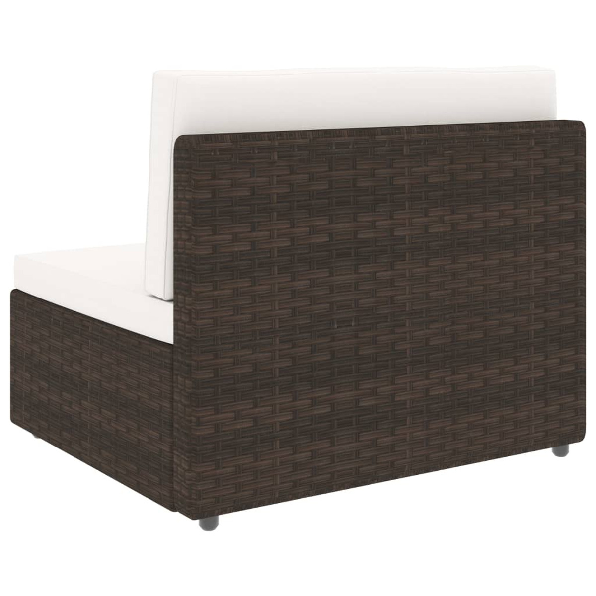 Ein dunkelbraunes gewebtes Outdoor-Sofa mit weißem Kissen und Rücken vor weißem Hintergrund.