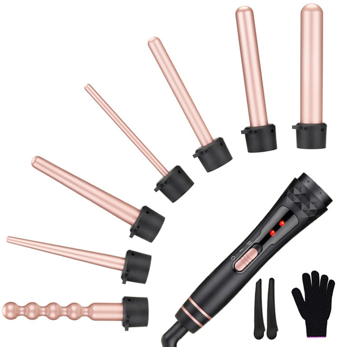Lockenstab-Set mit mehreren Aufsätzen, schwarzem Griff und hitzebeständigem Handschuh. Weißer Hintergrund.