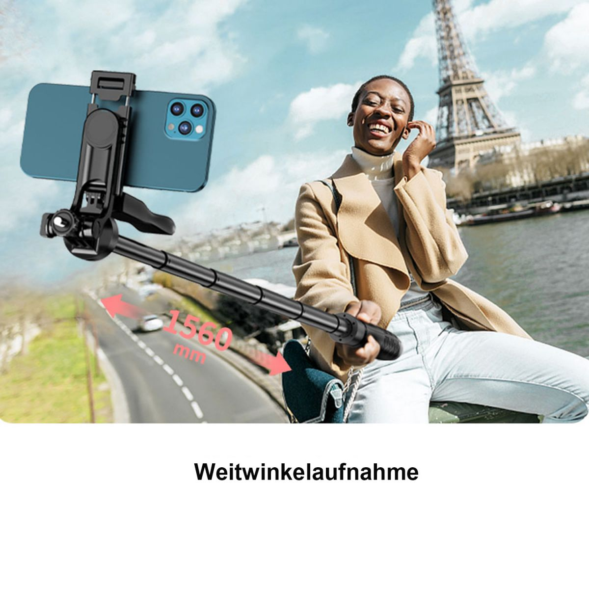 Frau macht ein Selfie mit einem Handy auf einem Selfie-Stick vor dem Eiffelturm.