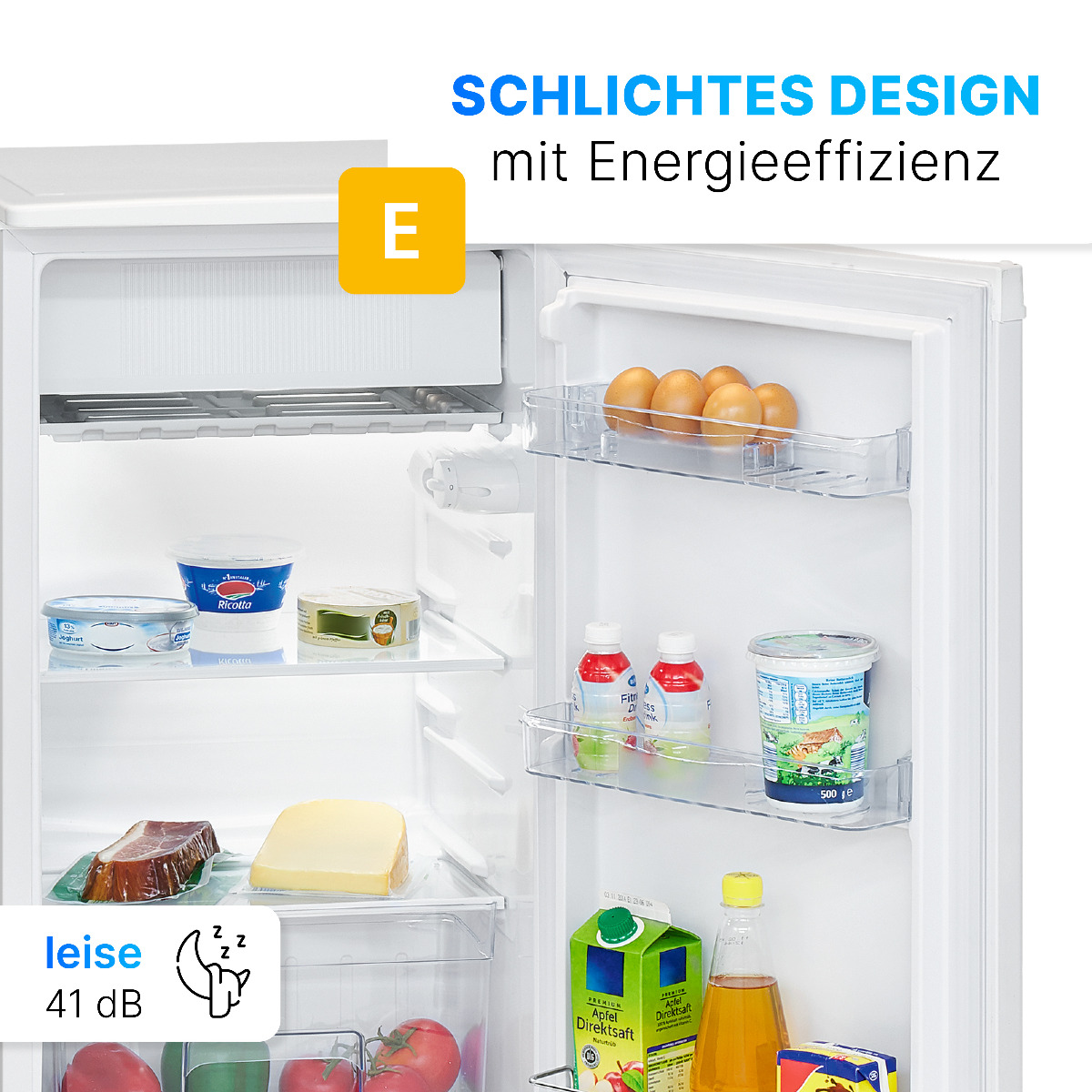 Otwarta lodówka z artykułami spożywczymi na półkach i tekst o efektywności energetycznej.