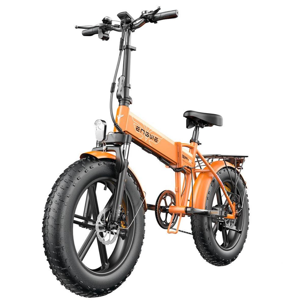 Una bici elettrica pieghevole arancione, con pneumatici larghi, su sfondo bianco.