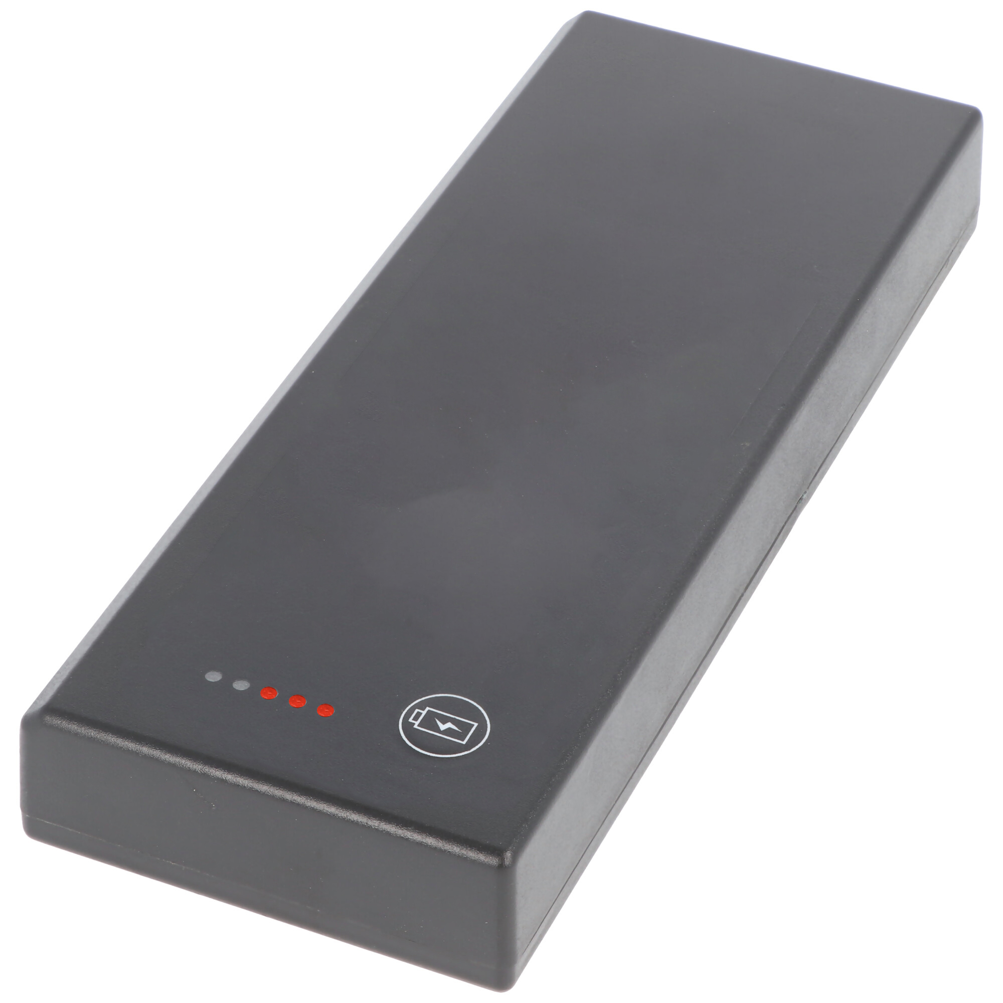 Schwarze rechteckige Powerbank mit Ladeanzeigen. Weißer Hintergrund.