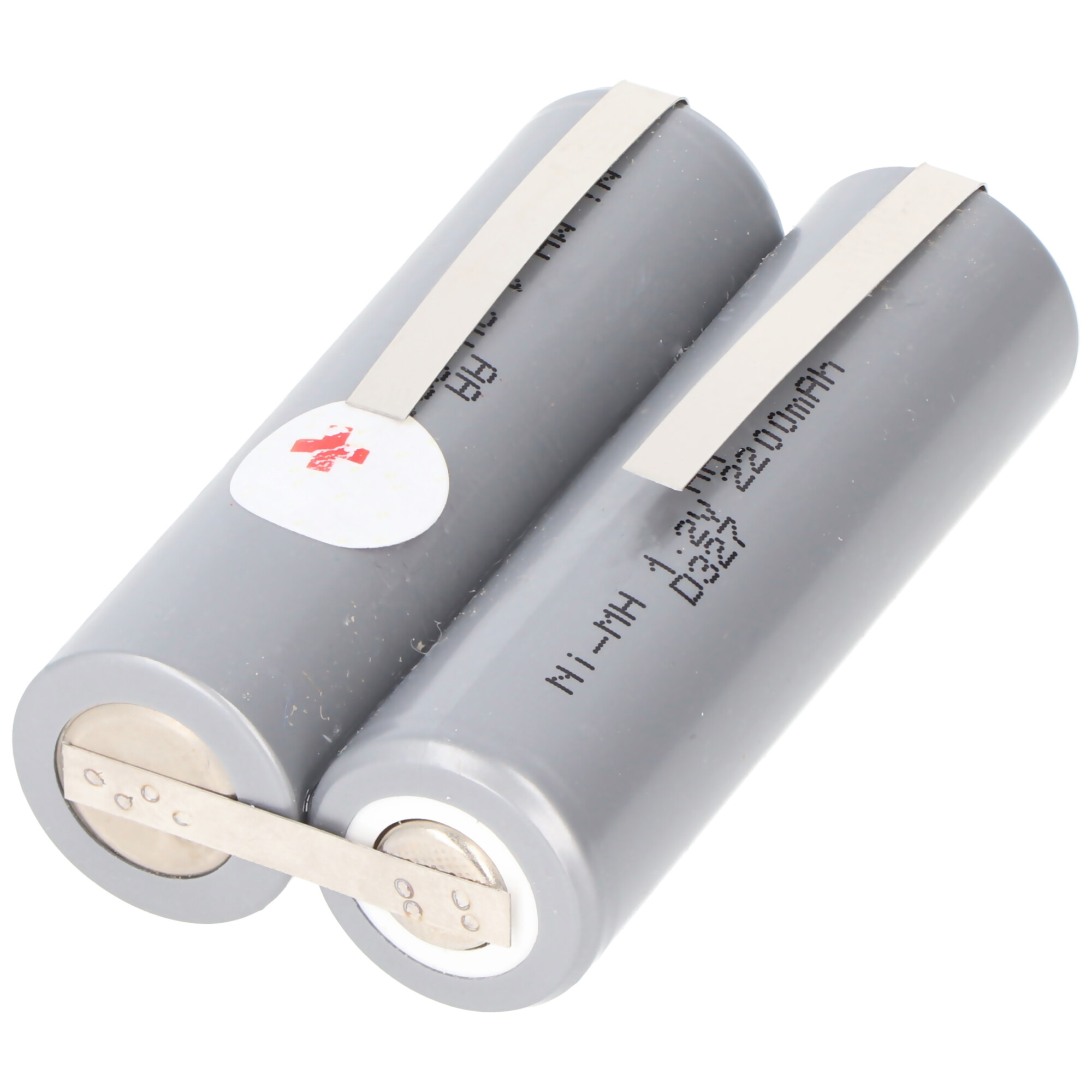 Zwei graue zylindrische Batterien mit weißen Etiketten. Weißer Hintergrund.