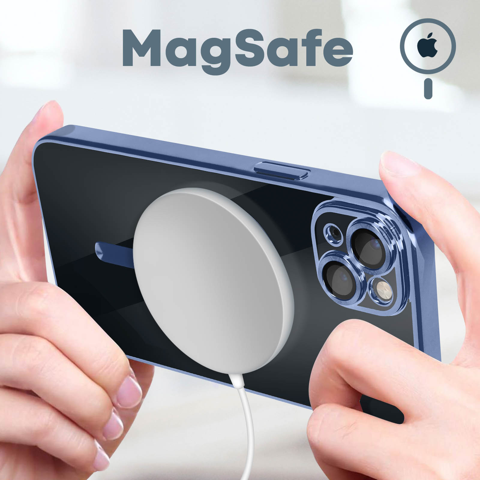 Coque de téléphone avec MagSafe, tenue par des mains, montrant le chargeur circulaire.