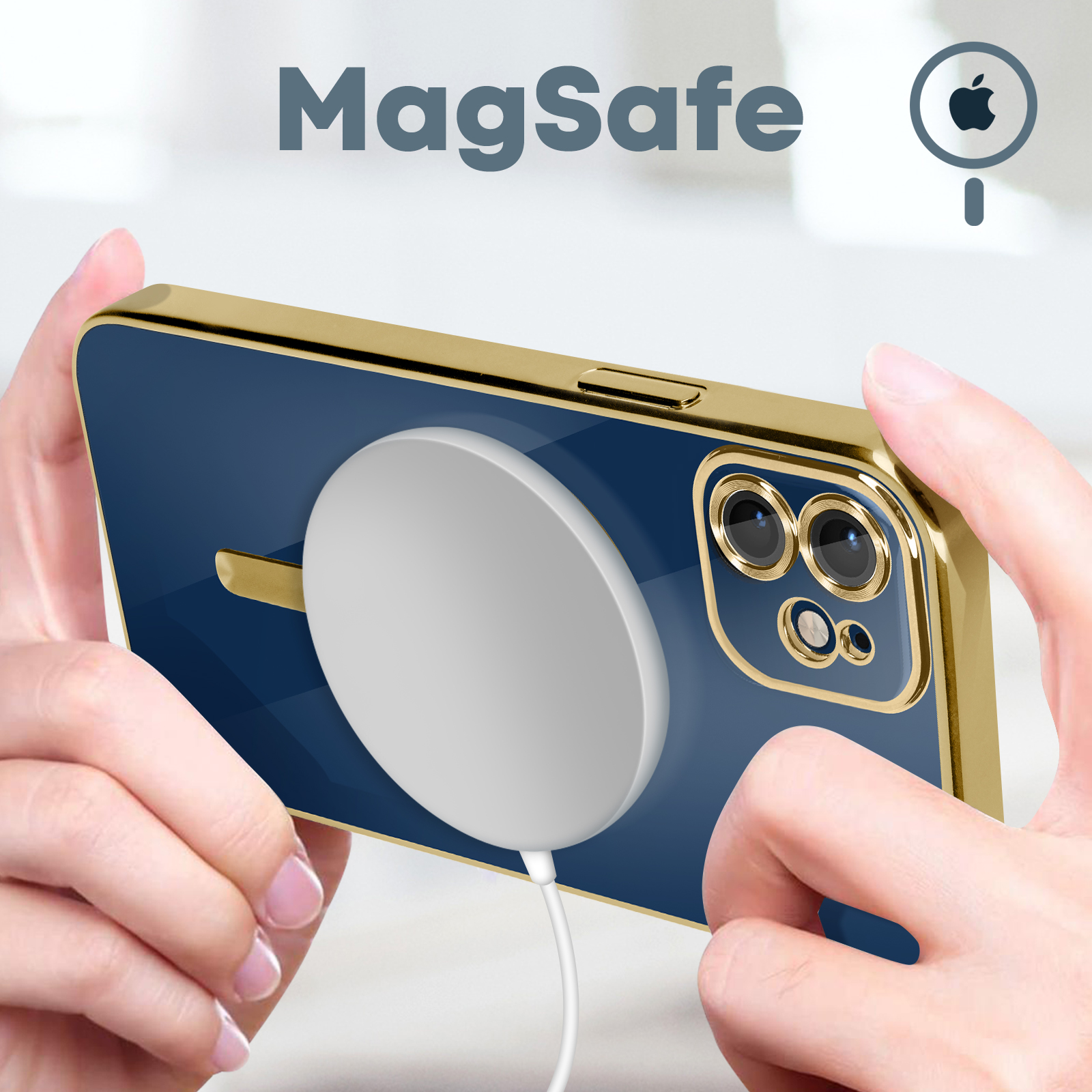 Telefono con custodia dorata e caricatore bianco collegato, tenuto in mano.