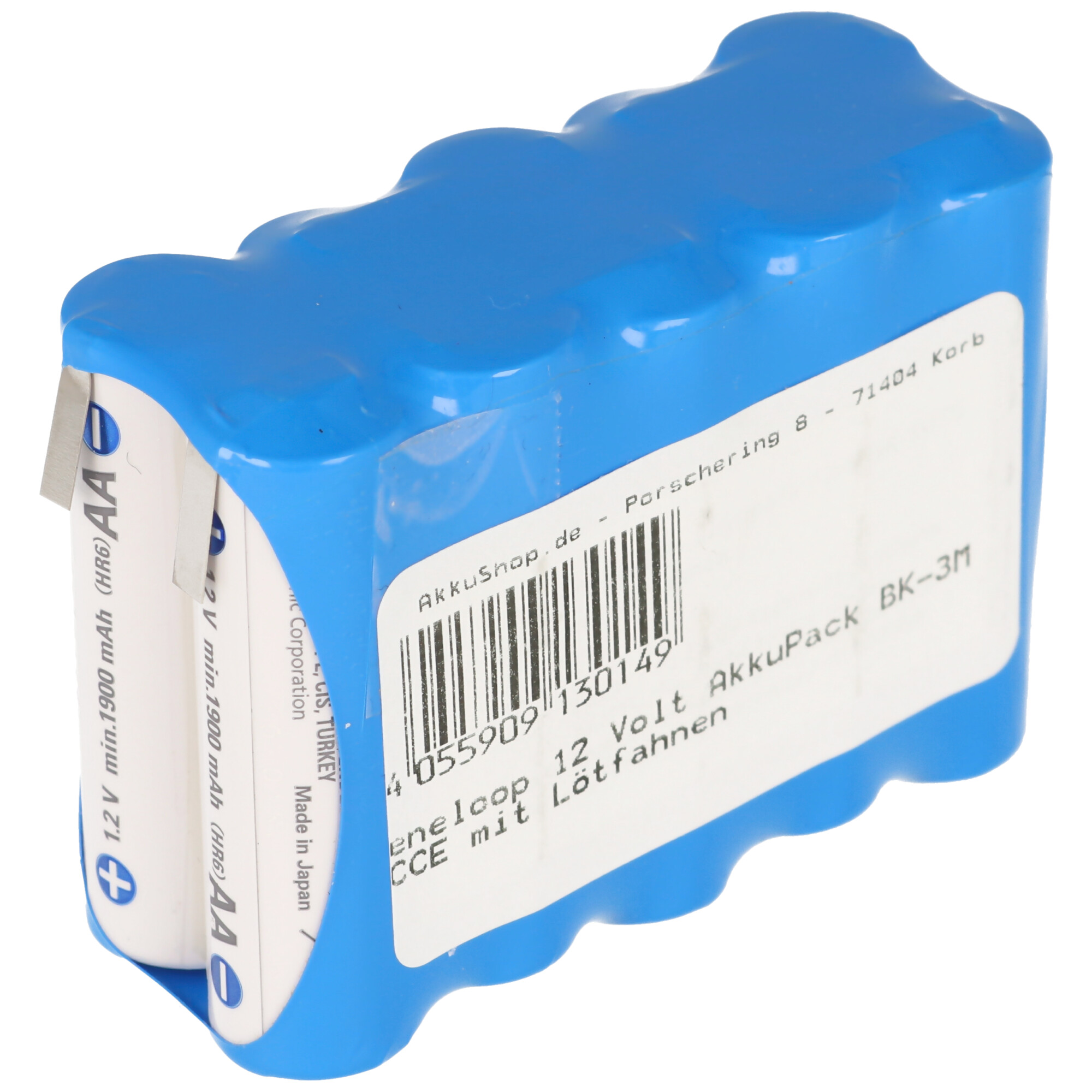 Ein Paket AA-Batterien, verpackt in blauem Kunststoff. Auf der Vorderseite ist ein Etikett mit Text und Barcode sichtbar.