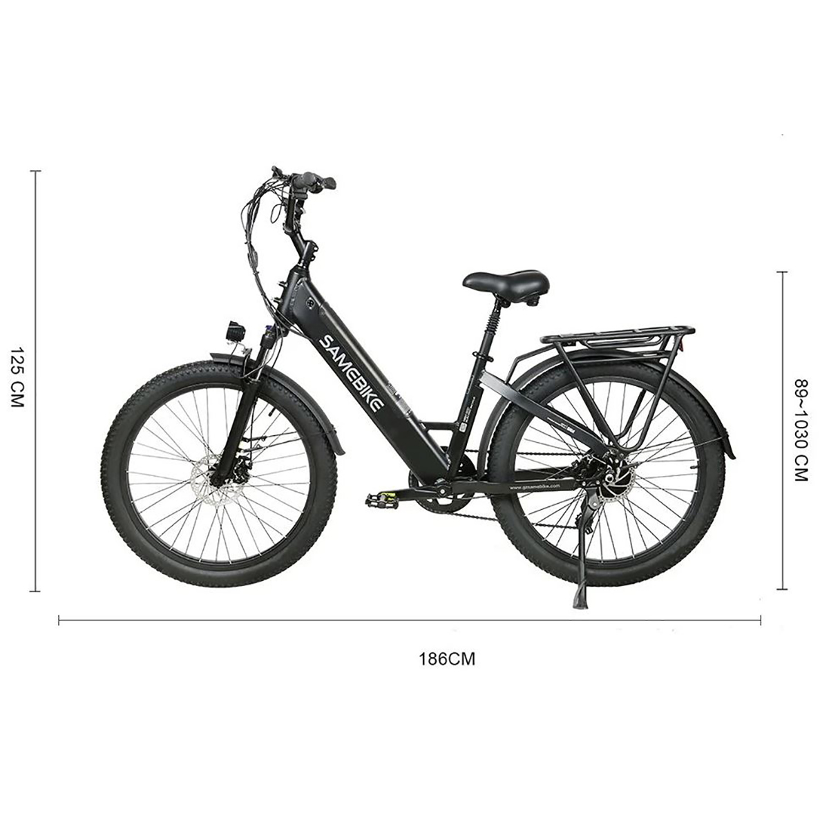 Schwarzes E-Bike mit Höhen- und Längenangaben. Es steht auf weißem Hintergrund.