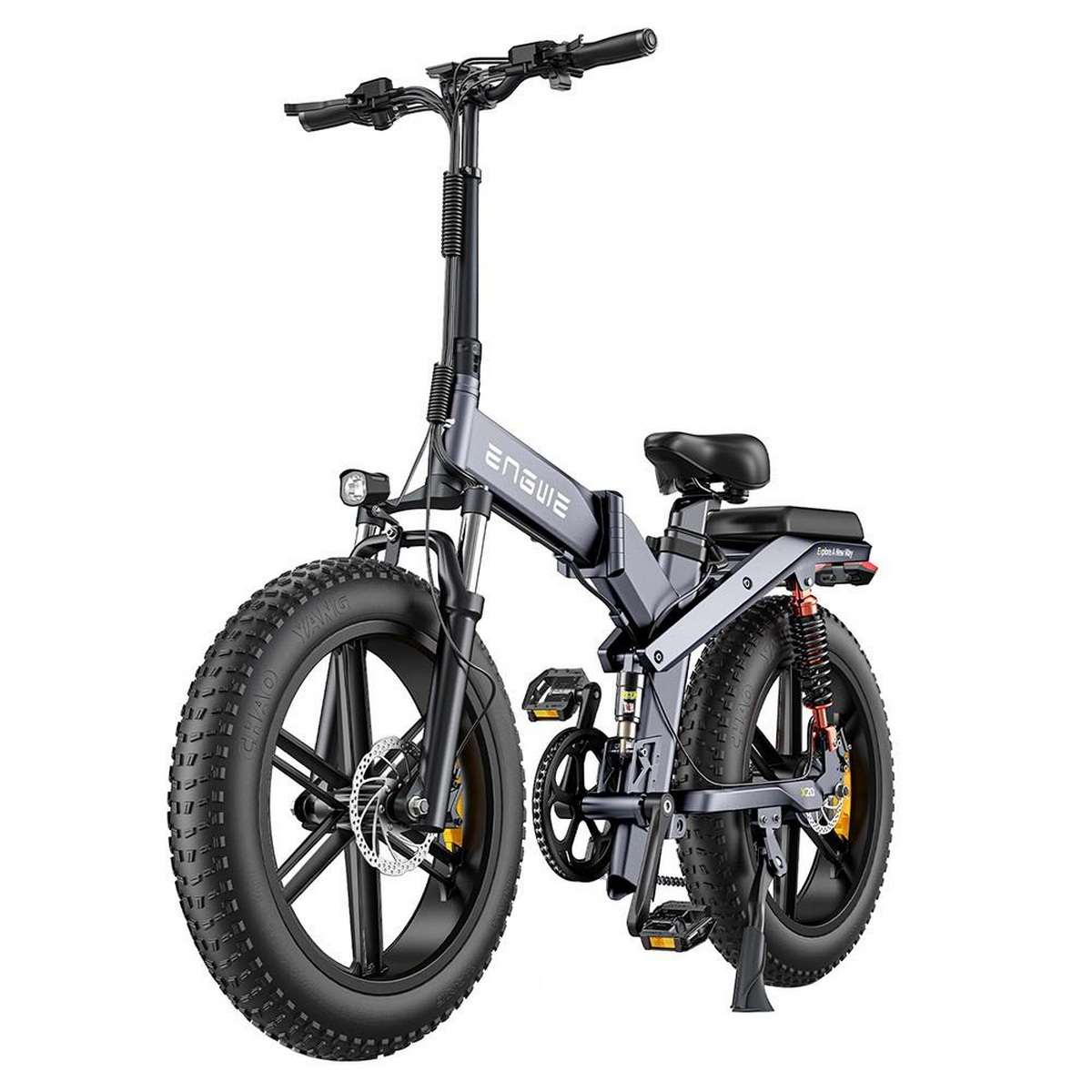 Una bicicletta elettrica pieghevole. Ha pneumatici larghi e un grande sedile.
