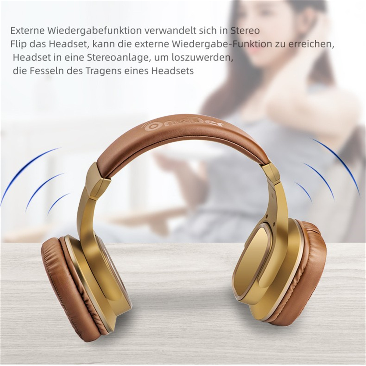 Goldene und braune Kopfhörer, Text im Hintergrund.