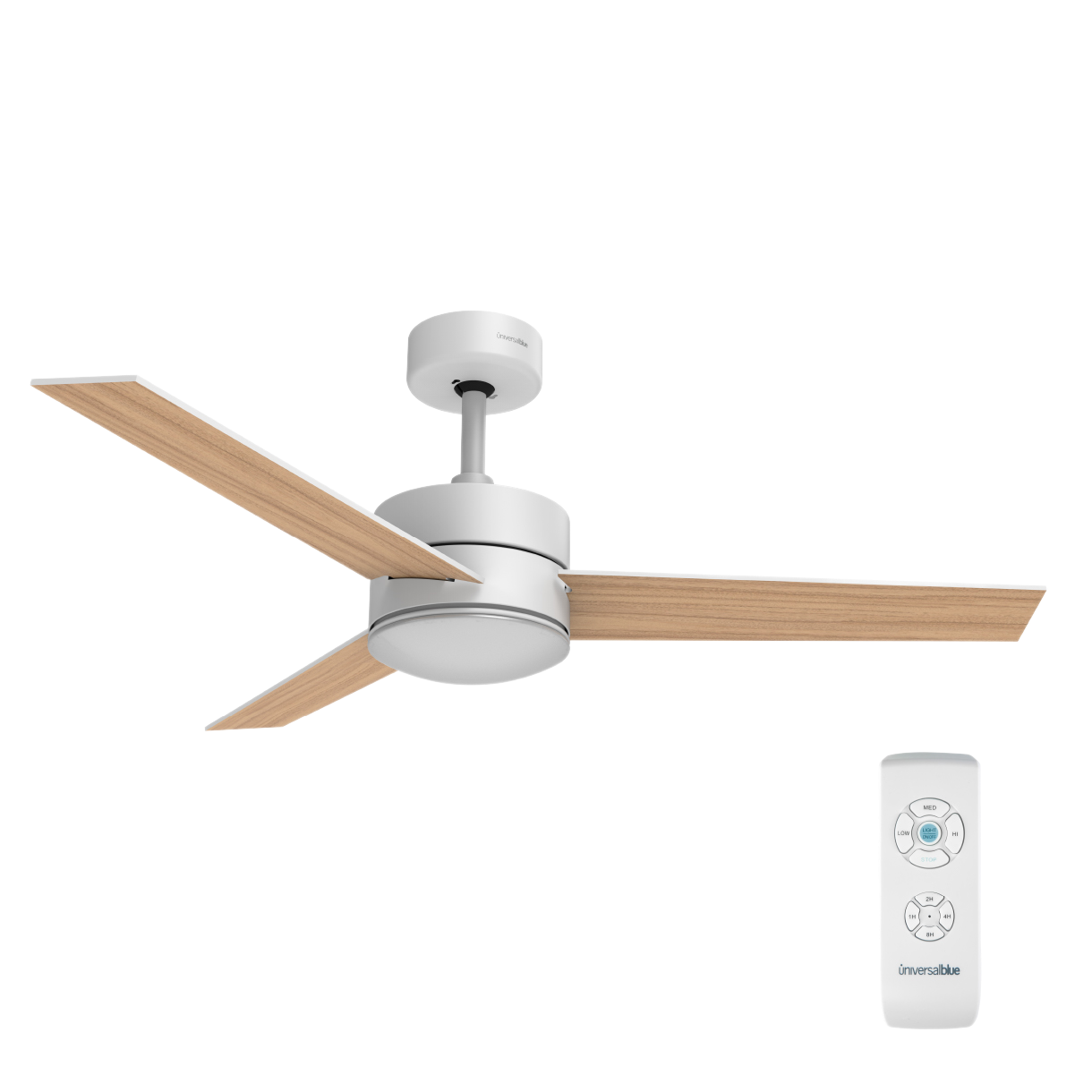 Un ventilatore da soffitto bianco con tre pale in legno e un telecomando.