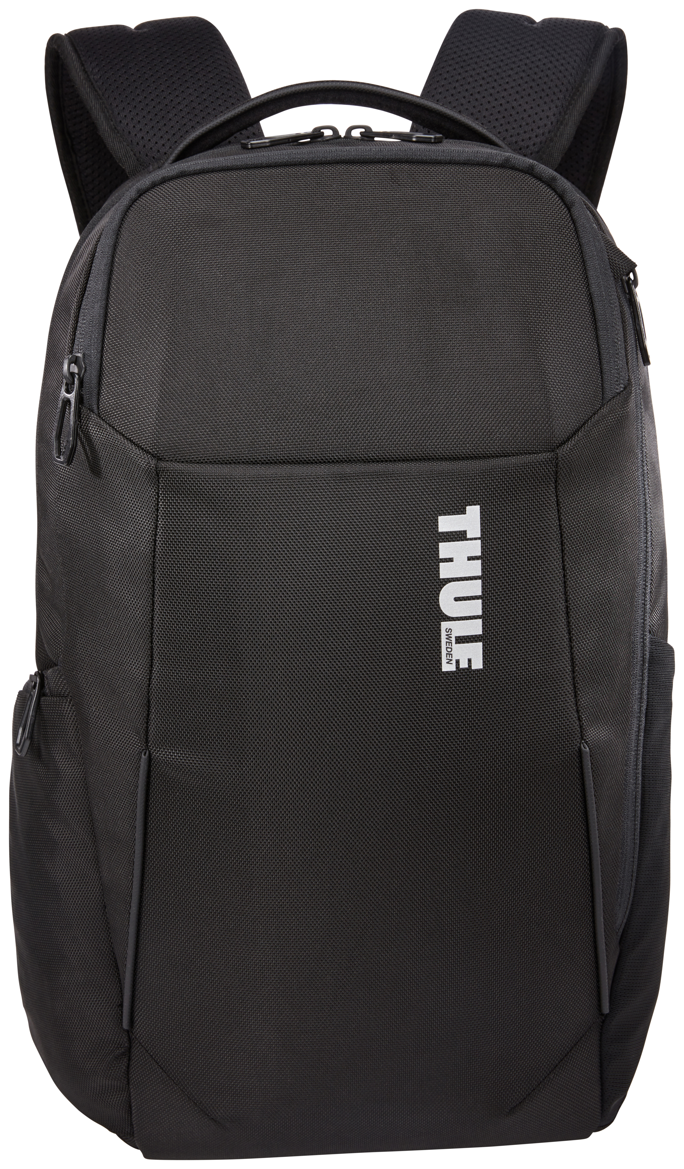 Schwarzer Thule Rucksack, Vorderansicht, mit weißem Markennamen.