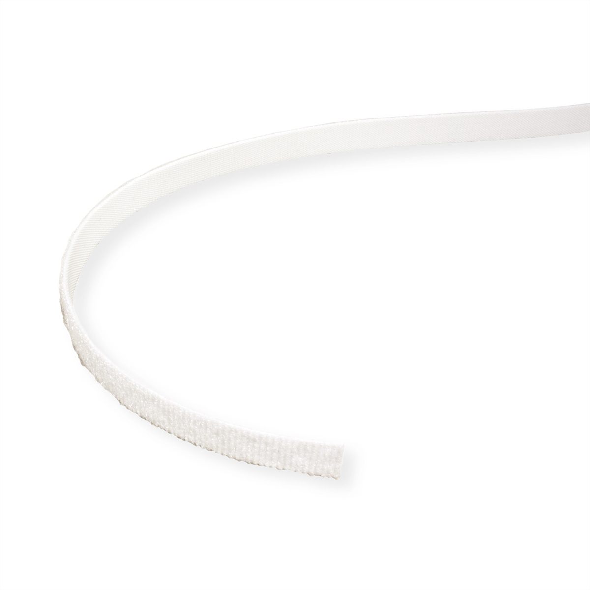 Fascia bianca, curva e sottile. Sfondo bianco.