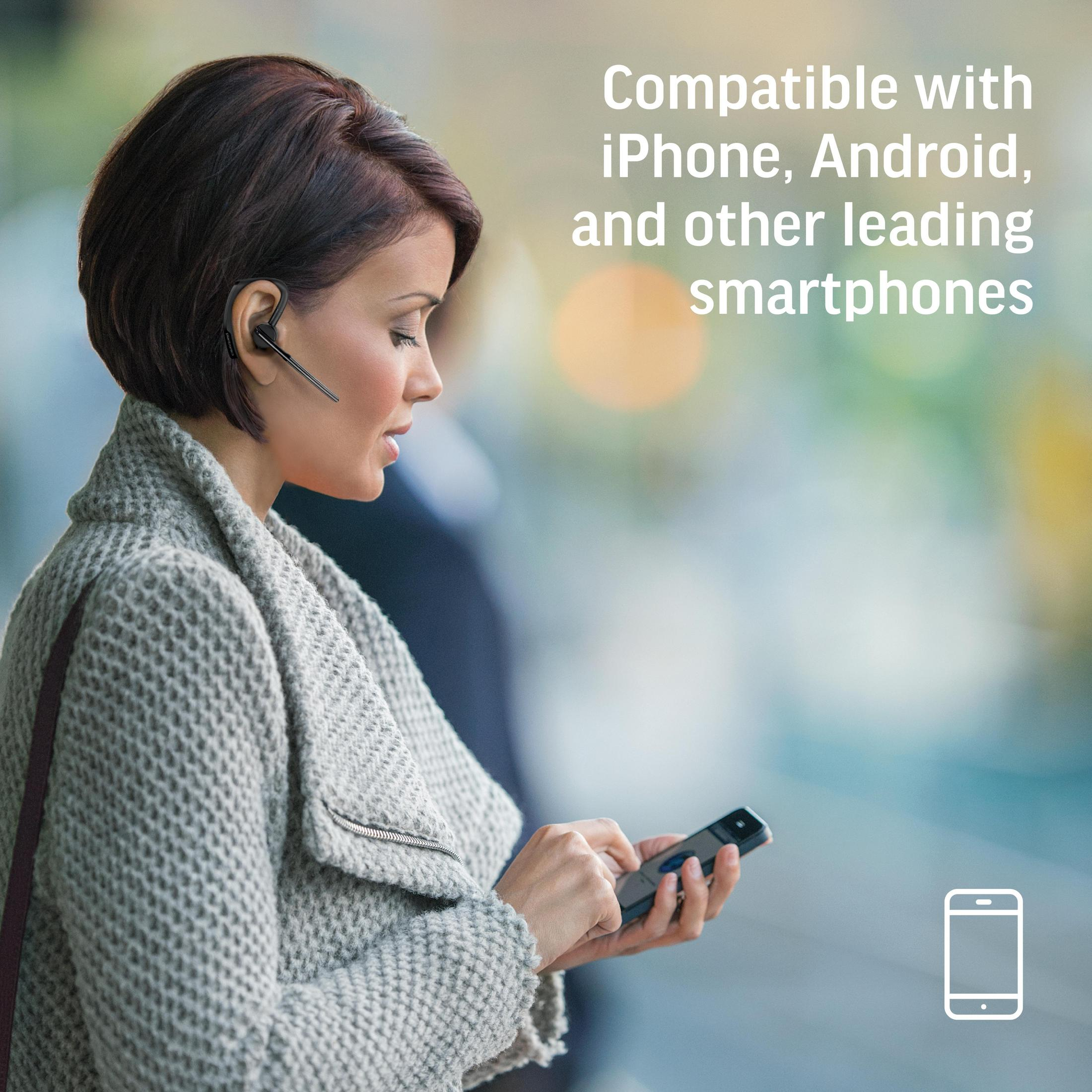 Kobieta z zestawem słuchawkowym używa telefonu, tekst: kompatybilny.