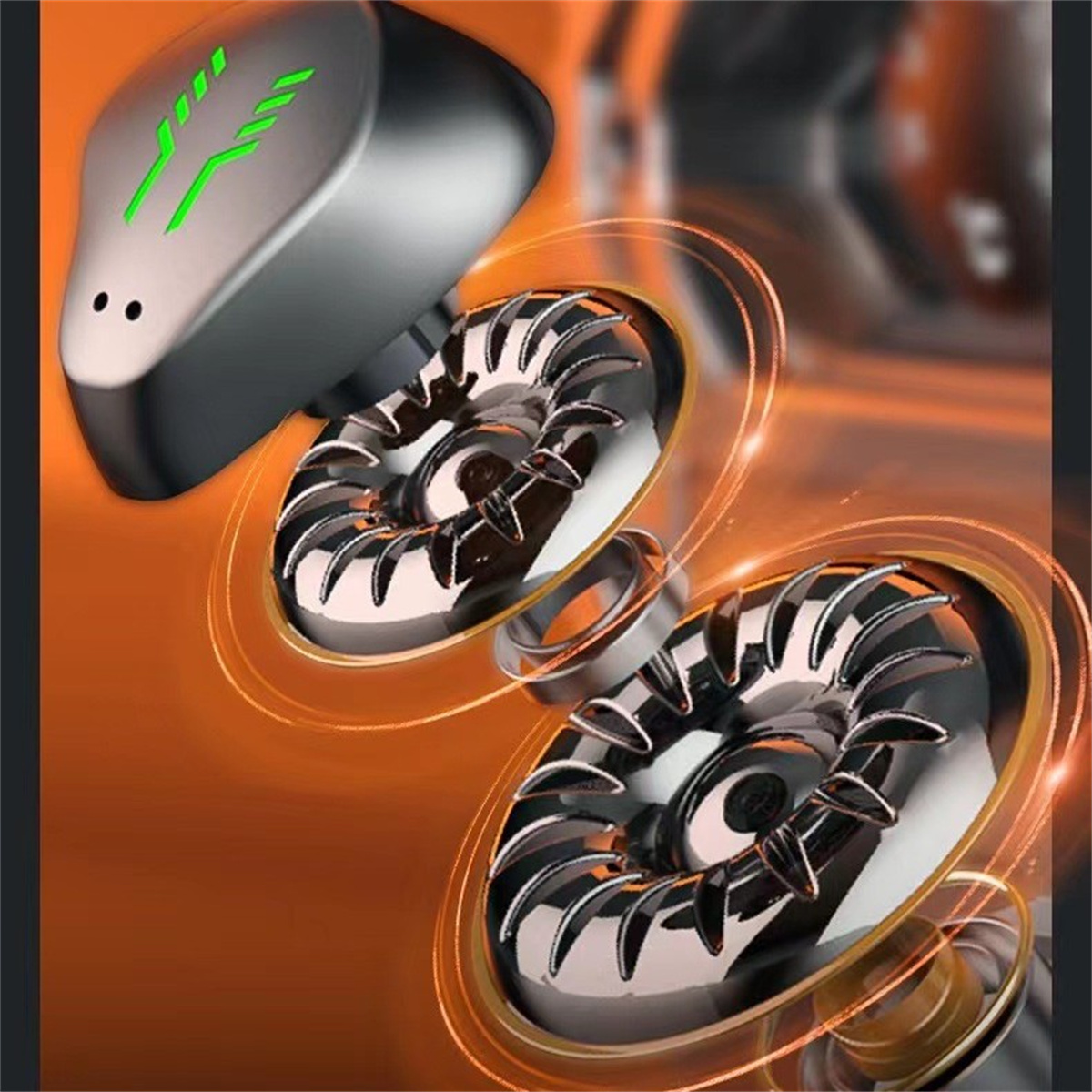 Ohrhörer mit metallischem Design und grünen Lichtern.