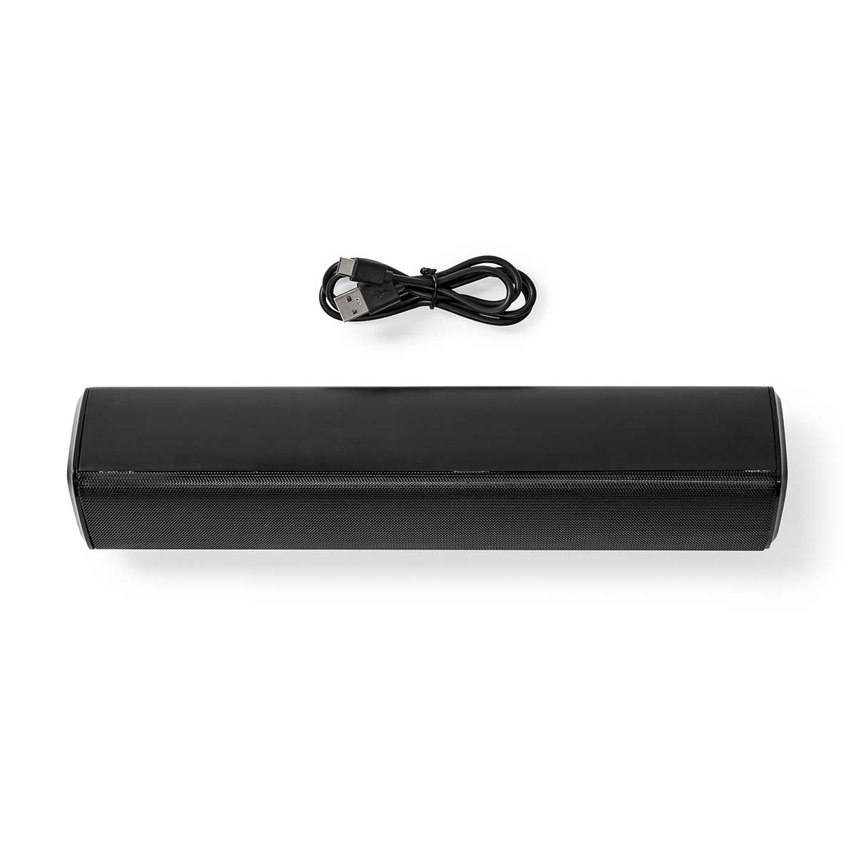 Soundbar nera con cavo USB su sfondo bianco.
